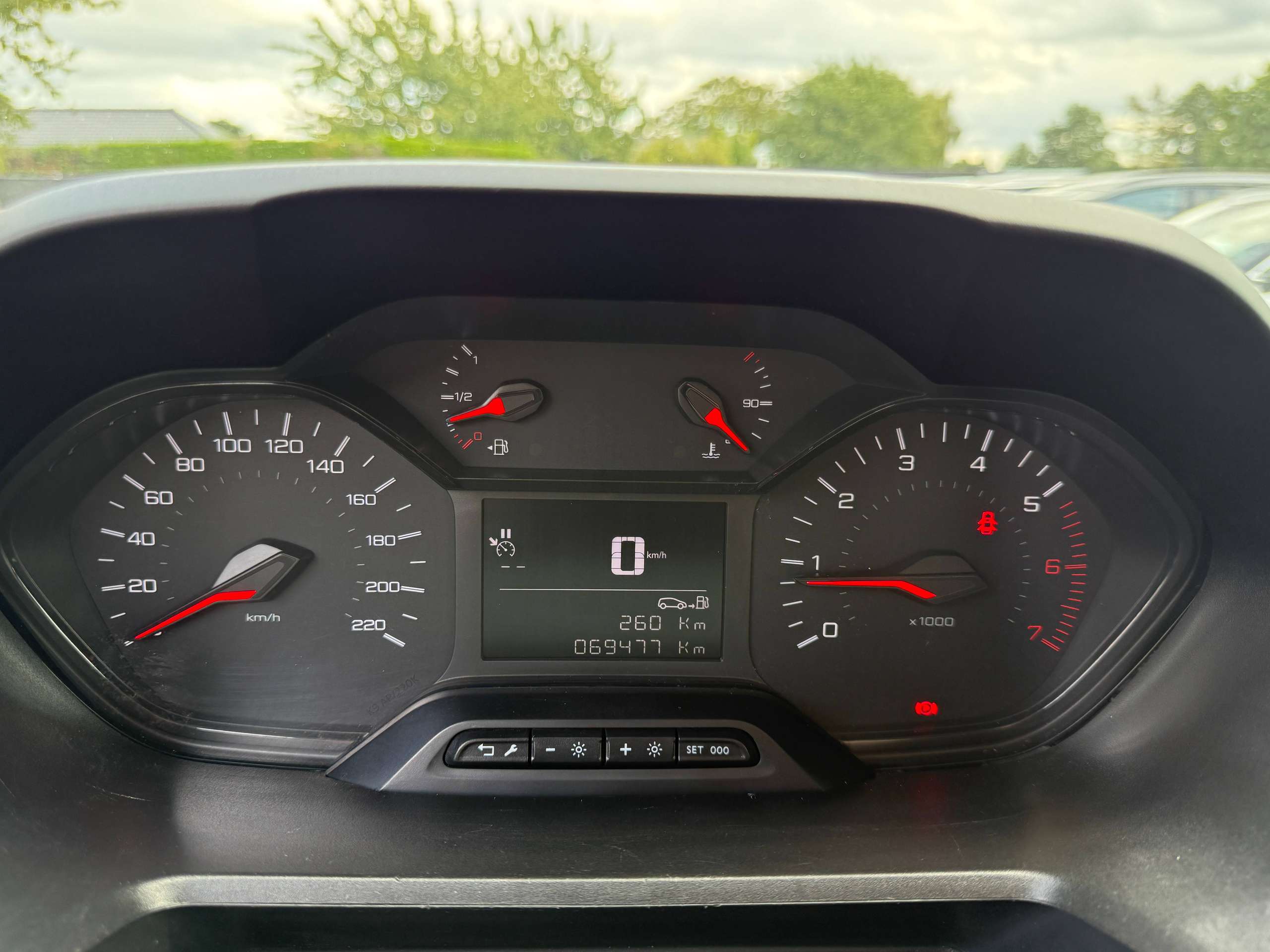 123be262-9555-422d-aa0d-d68a7fb5b3bf17-peugeot-partner-1-5-bluehdi-102pk-l2-bluetooth-pdc-a-c-carpass.jpg