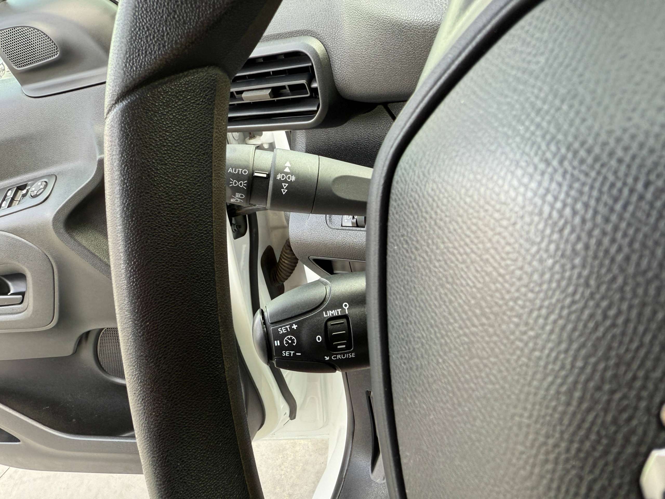 123be262-9555-422d-aa0d-d68a7fb5b3bf18-peugeot-partner-1-5-bluehdi-102pk-l2-bluetooth-pdc-a-c-carpass.jpg
