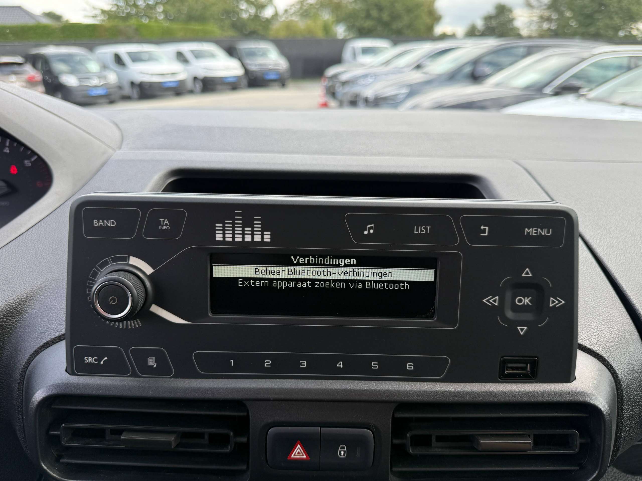 123be262-9555-422d-aa0d-d68a7fb5b3bf19-peugeot-partner-1-5-bluehdi-102pk-l2-bluetooth-pdc-a-c-carpass.jpg