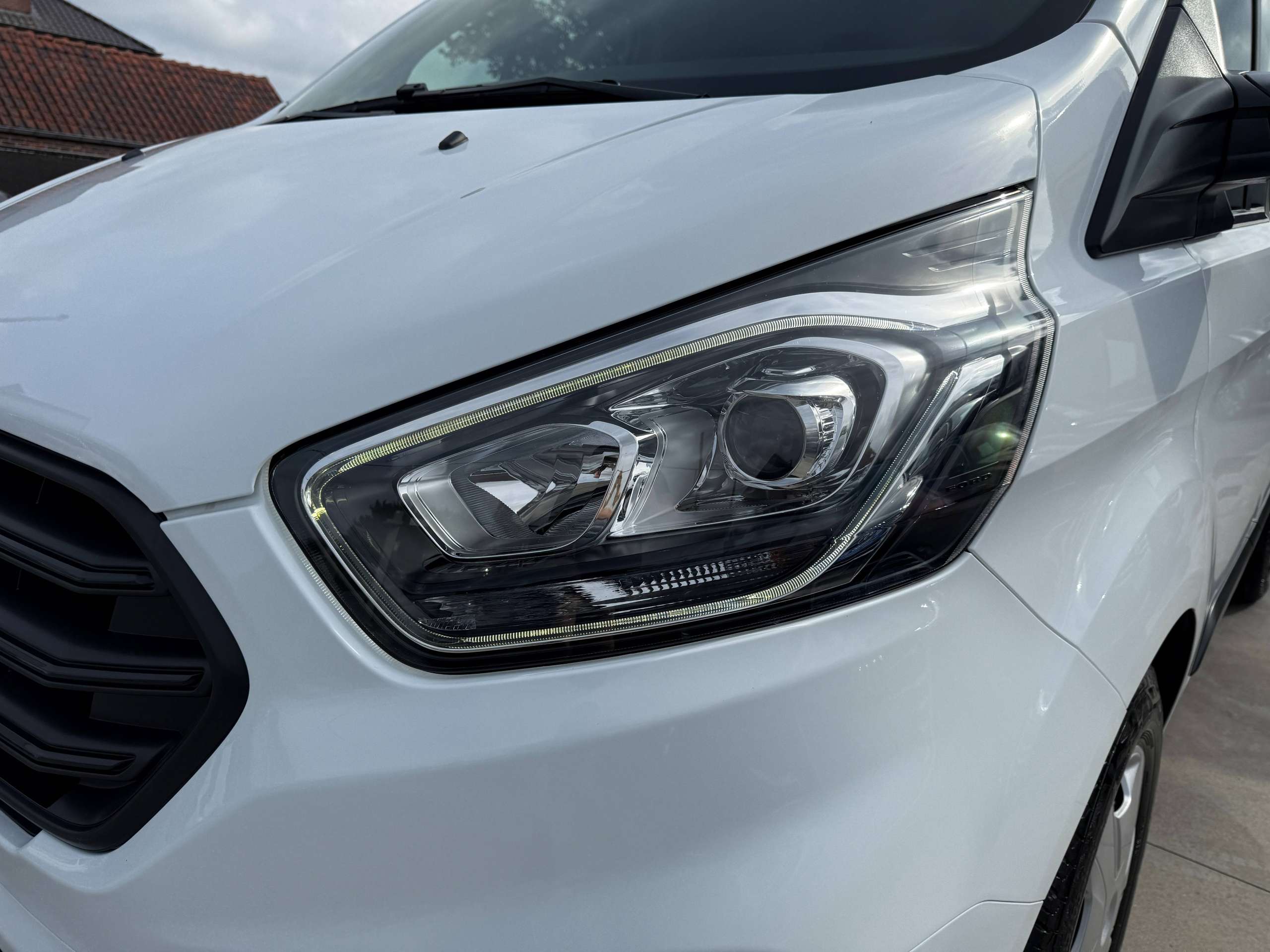 1eb1e95c-0767-45b1-83b9-d066c50ff37112-ford-transit-custom-2-0-tdci-130pk-automaat-navigatie-carplay-zetelverwarming-pdc-led-carpass.jpg