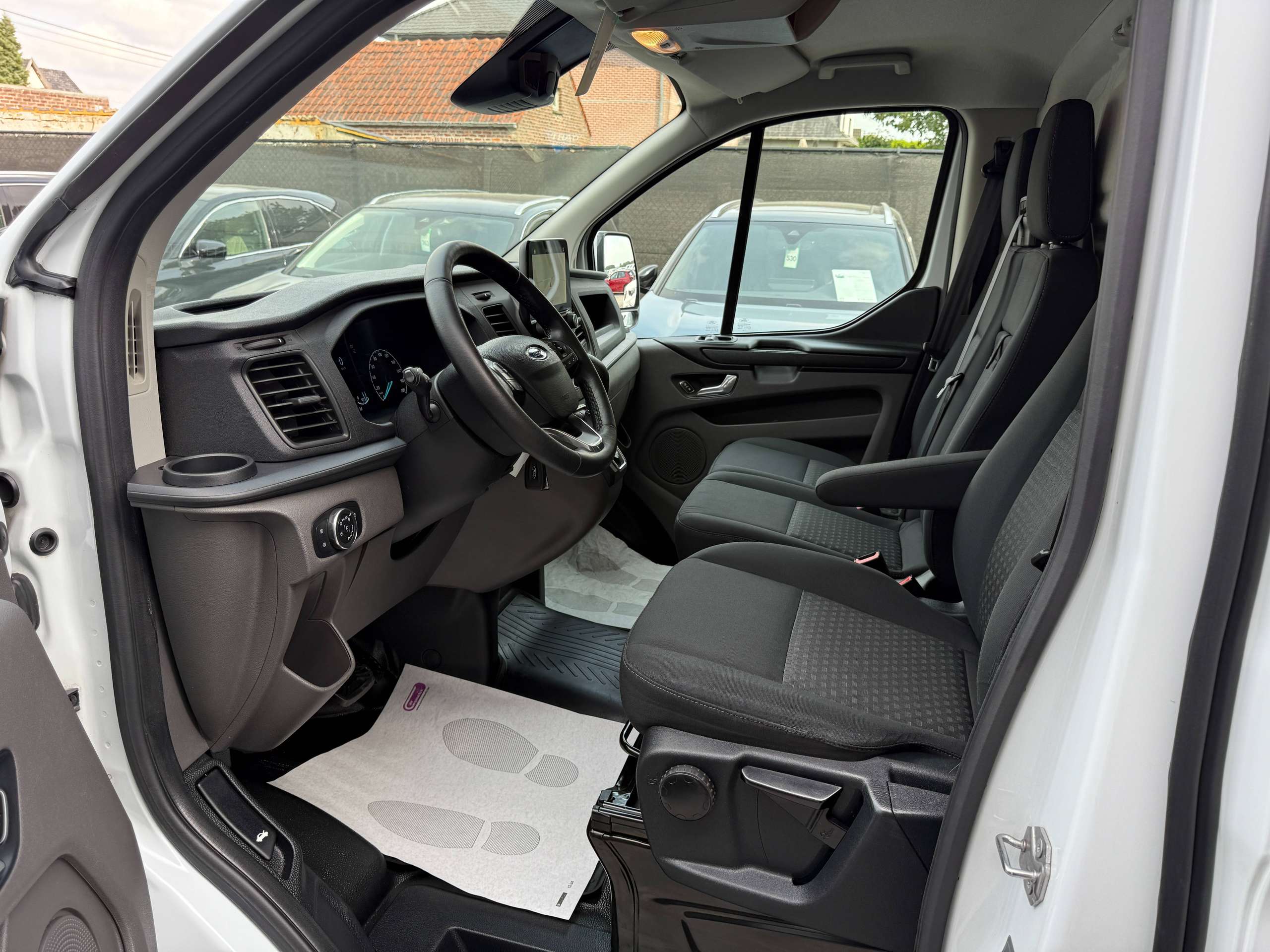 1eb1e95c-0767-45b1-83b9-d066c50ff37114-ford-transit-custom-2-0-tdci-130pk-automaat-navigatie-carplay-zetelverwarming-pdc-led-carpass.jpg