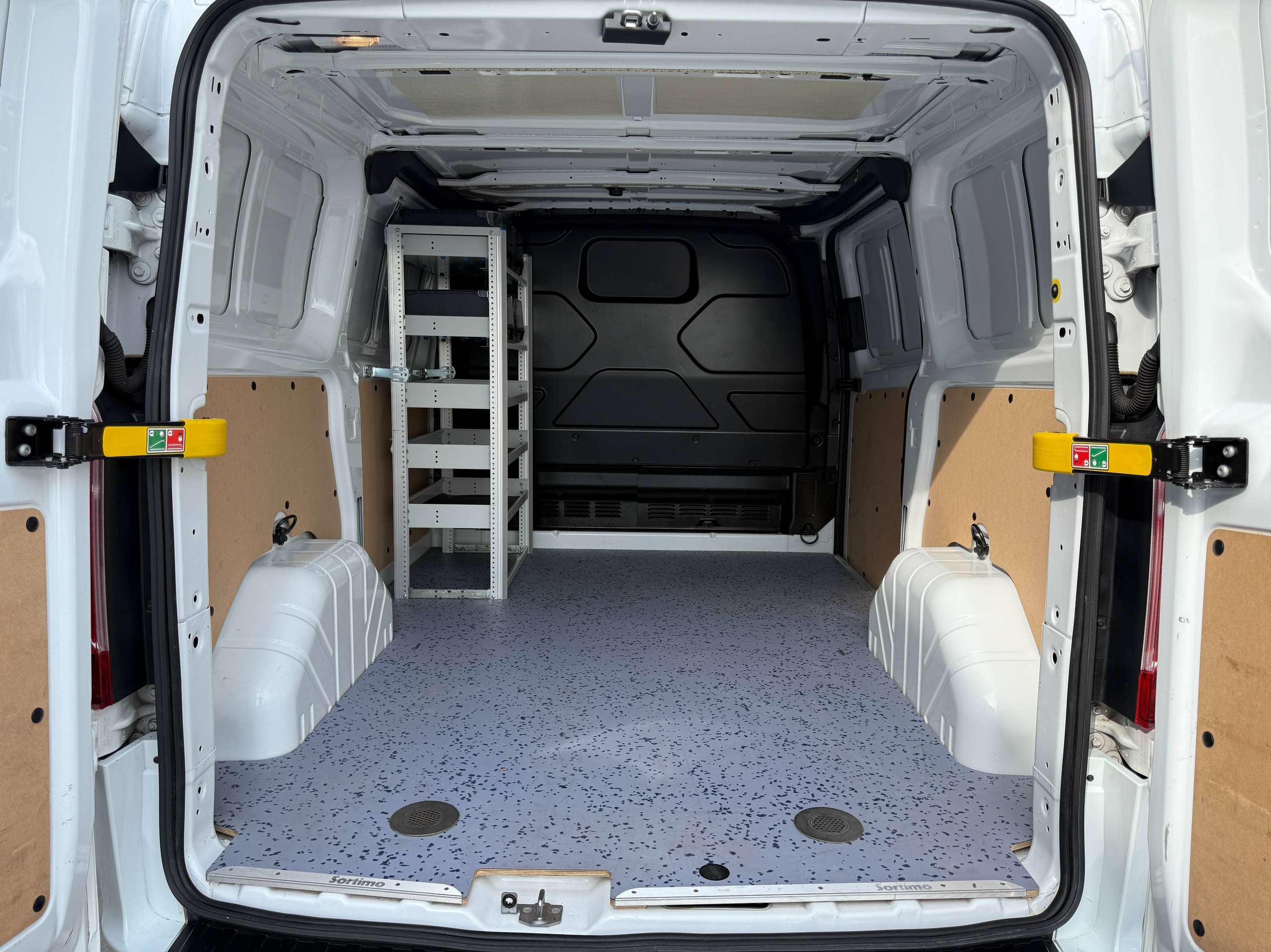 1eb1e95c-0767-45b1-83b9-d066c50ff37116-ford-transit-custom-2-0-tdci-130pk-automaat-navigatie-carplay-zetelverwarming-pdc-led-carpass.jpg