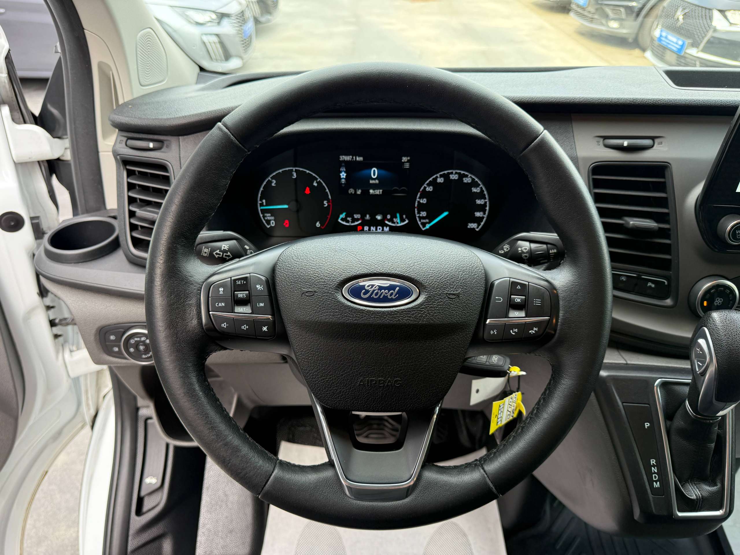 1eb1e95c-0767-45b1-83b9-d066c50ff37122-ford-transit-custom-2-0-tdci-130pk-automaat-navigatie-carplay-zetelverwarming-pdc-led-carpass.jpg