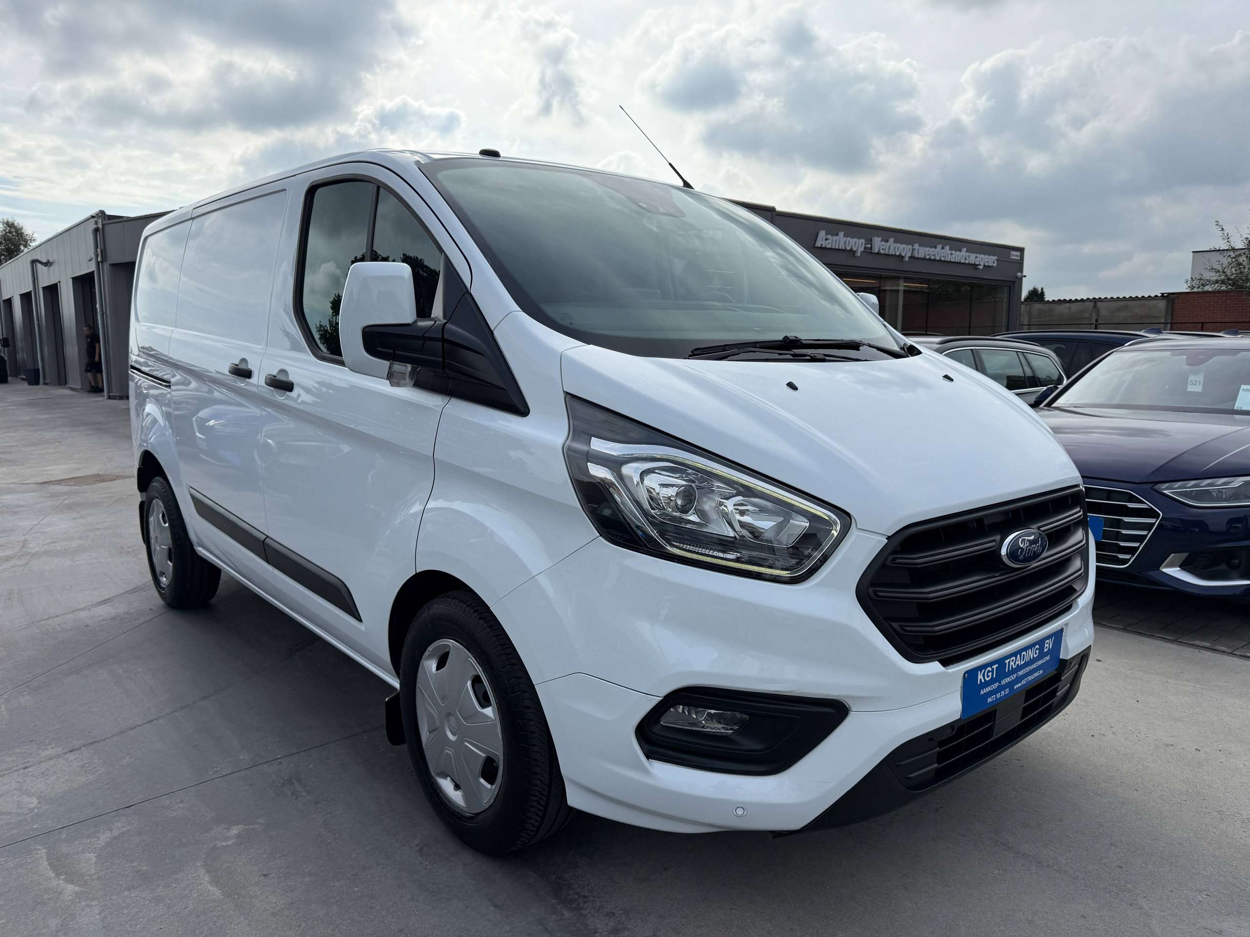 1eb1e95c-0767-45b1-83b9-d066c50ff3714-ford-transit-custom-2-0-tdci-130pk-automaat-navigatie-carplay-zetelverwarming-pdc-led-carpass.jpg