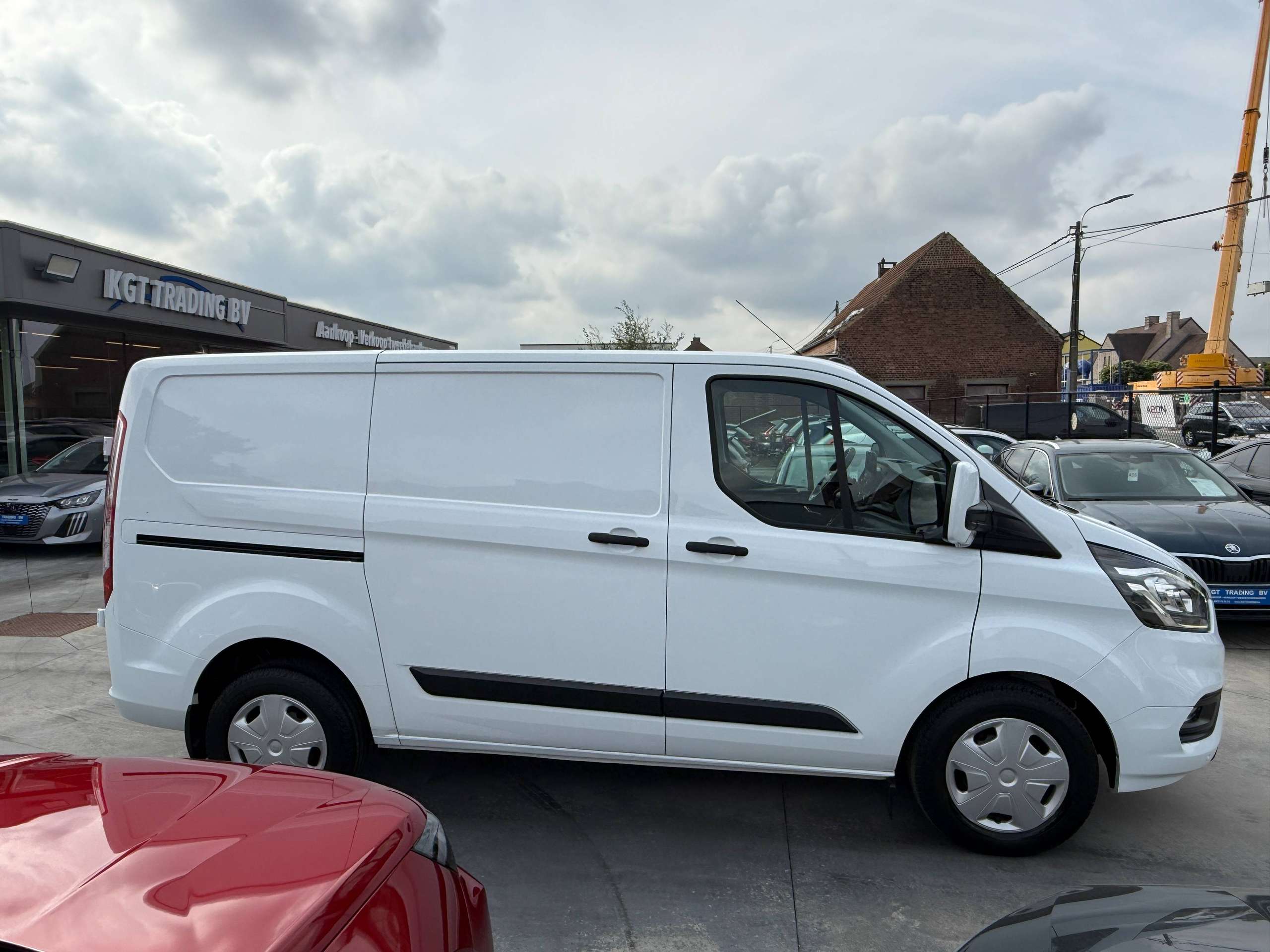 1eb1e95c-0767-45b1-83b9-d066c50ff3715-ford-transit-custom-2-0-tdci-130pk-automaat-navigatie-carplay-zetelverwarming-pdc-led-carpass.jpg