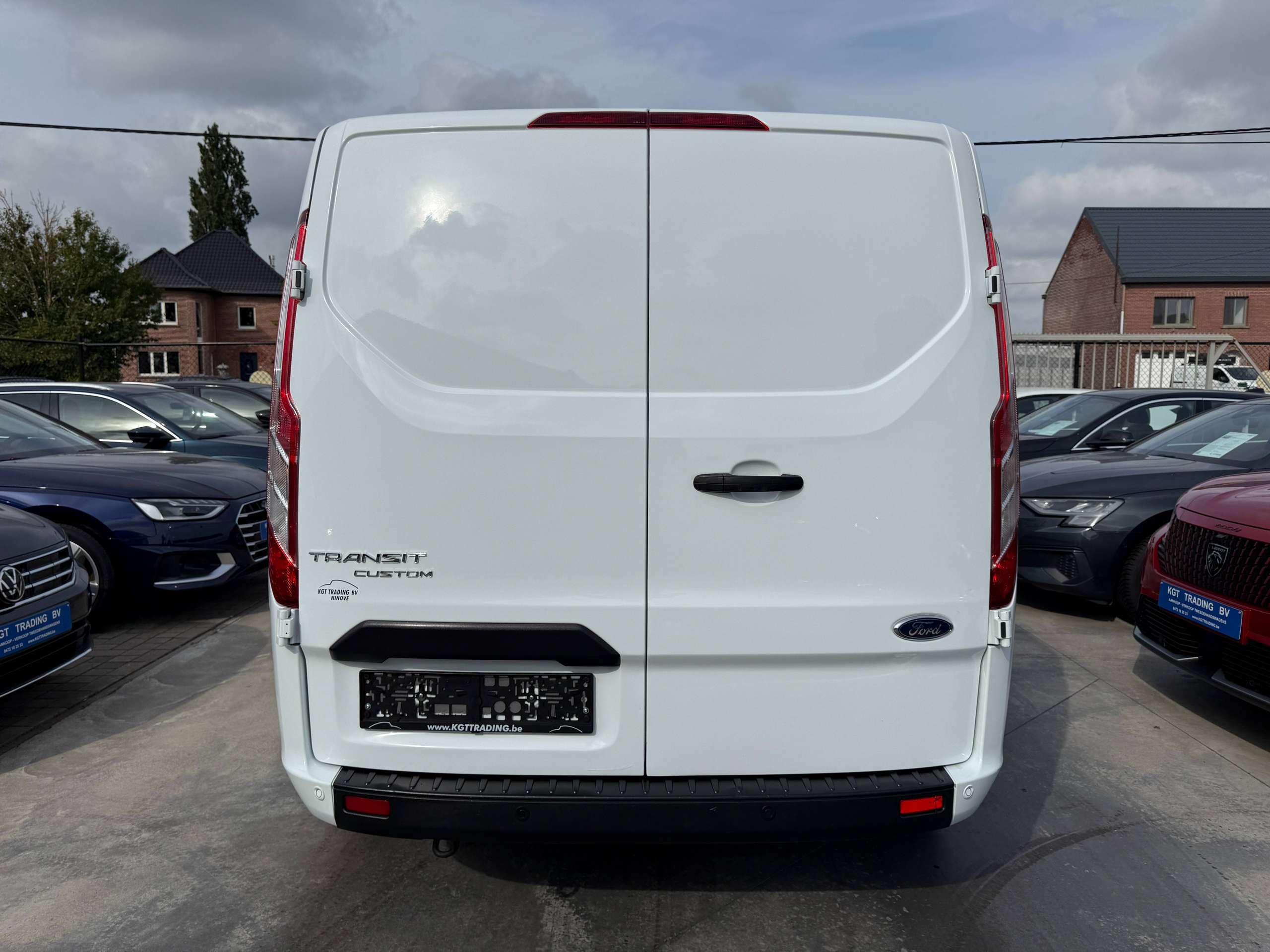 1eb1e95c-0767-45b1-83b9-d066c50ff3717-ford-transit-custom-2-0-tdci-130pk-automaat-navigatie-carplay-zetelverwarming-pdc-led-carpass.jpg
