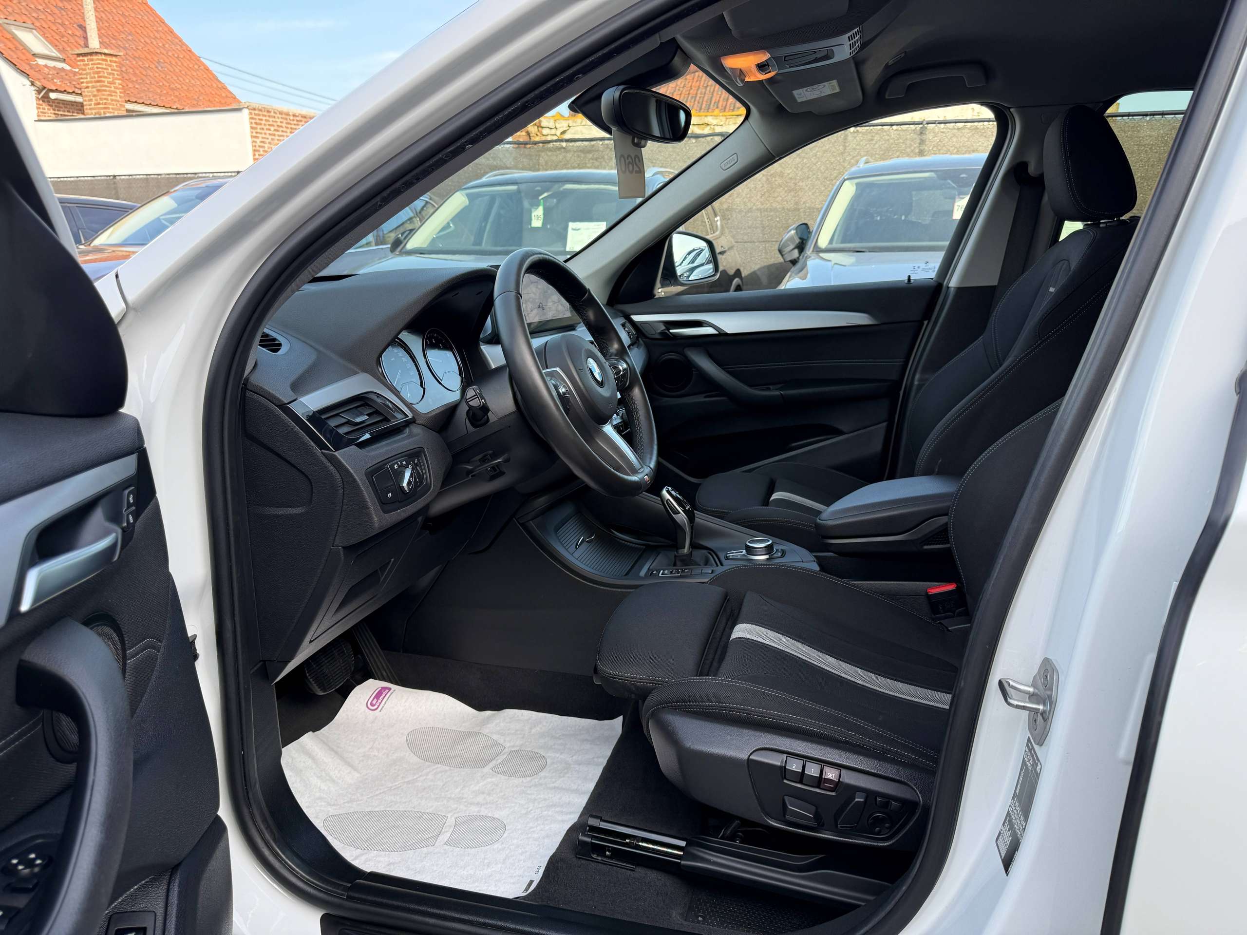 23bdcaee-fc2b-4eeb-bfa5-cdb0edf2c06011-bmw-x1-1-5i-automaat-full-led-navi-camera-head-up-dab-pdc.jpg