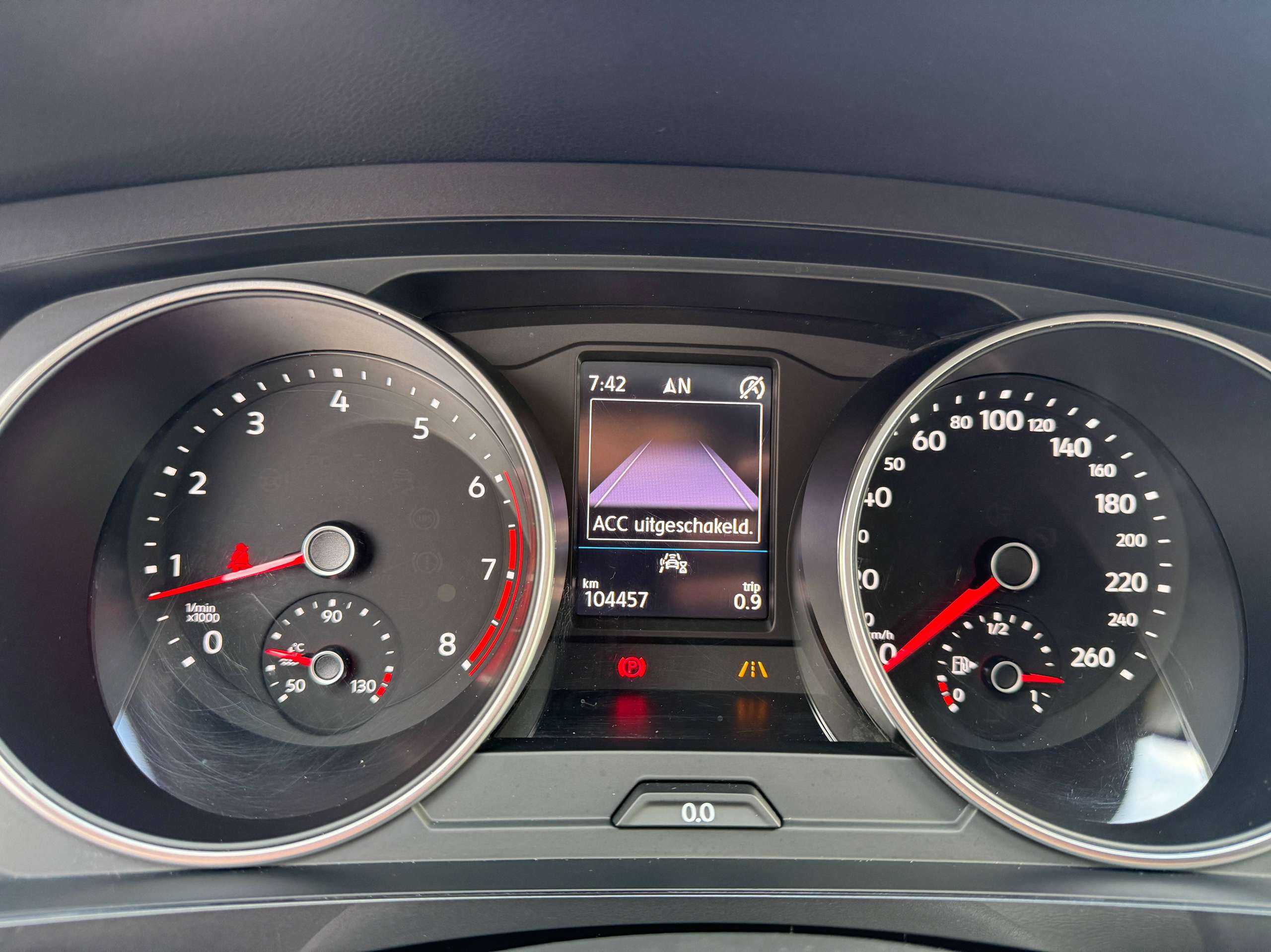 2ae4cc1b-a38c-4334-a983-07b0bebb152919-volkswagen-tiguan-allspace-1-5-tsi-7-zetels-navigatie-zwart-leder-carplay-dab-pdc-alu.jpg