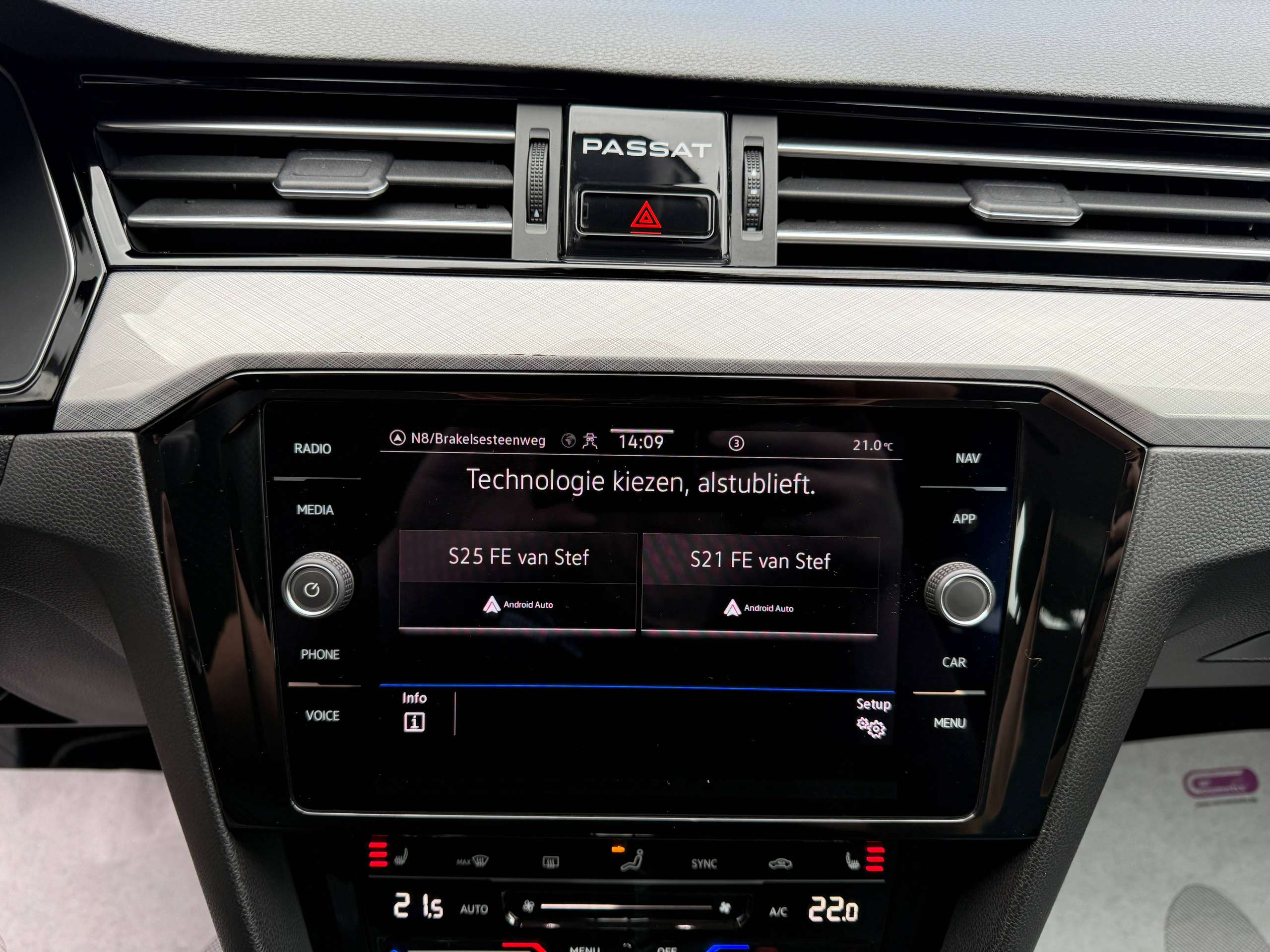 42b260e5-2a2a-4281-bedf-6127946304fb26-volkswagen-passat-variant-gte-1-4tsi-hybride-navigatie-camera-carplay-full-led-pdc-bluetooth.jpg