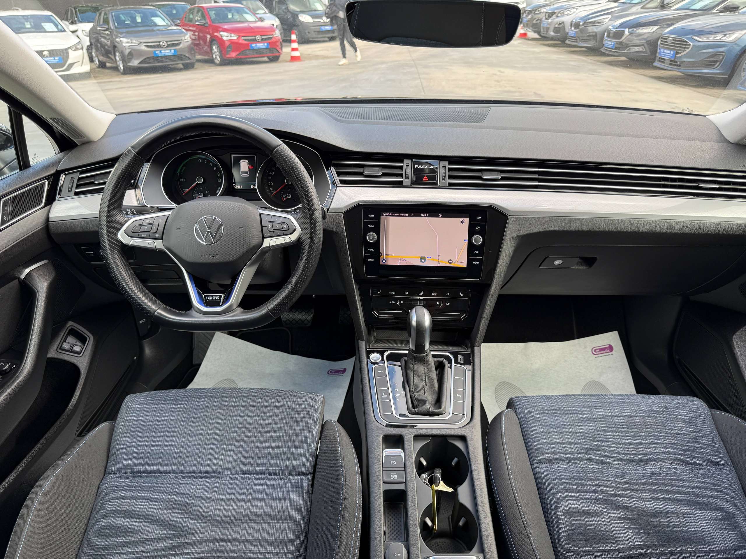 42b260e5-2a2a-4281-bedf-6127946304fb35-volkswagen-passat-variant-gte-1-4tsi-hybride-navigatie-camera-carplay-full-led-pdc-bluetooth.jpg