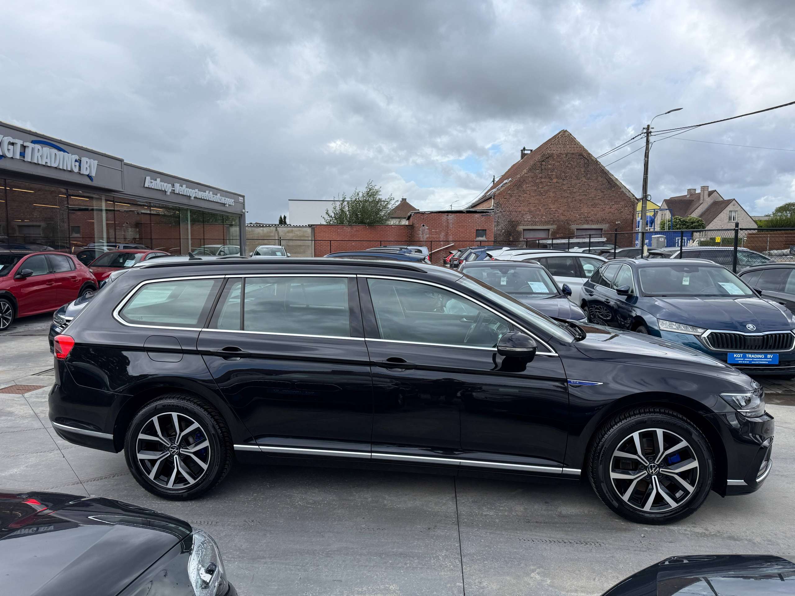 42b260e5-2a2a-4281-bedf-6127946304fb4-volkswagen-passat-variant-gte-1-4tsi-hybride-navigatie-camera-carplay-full-led-pdc-bluetooth.jpg