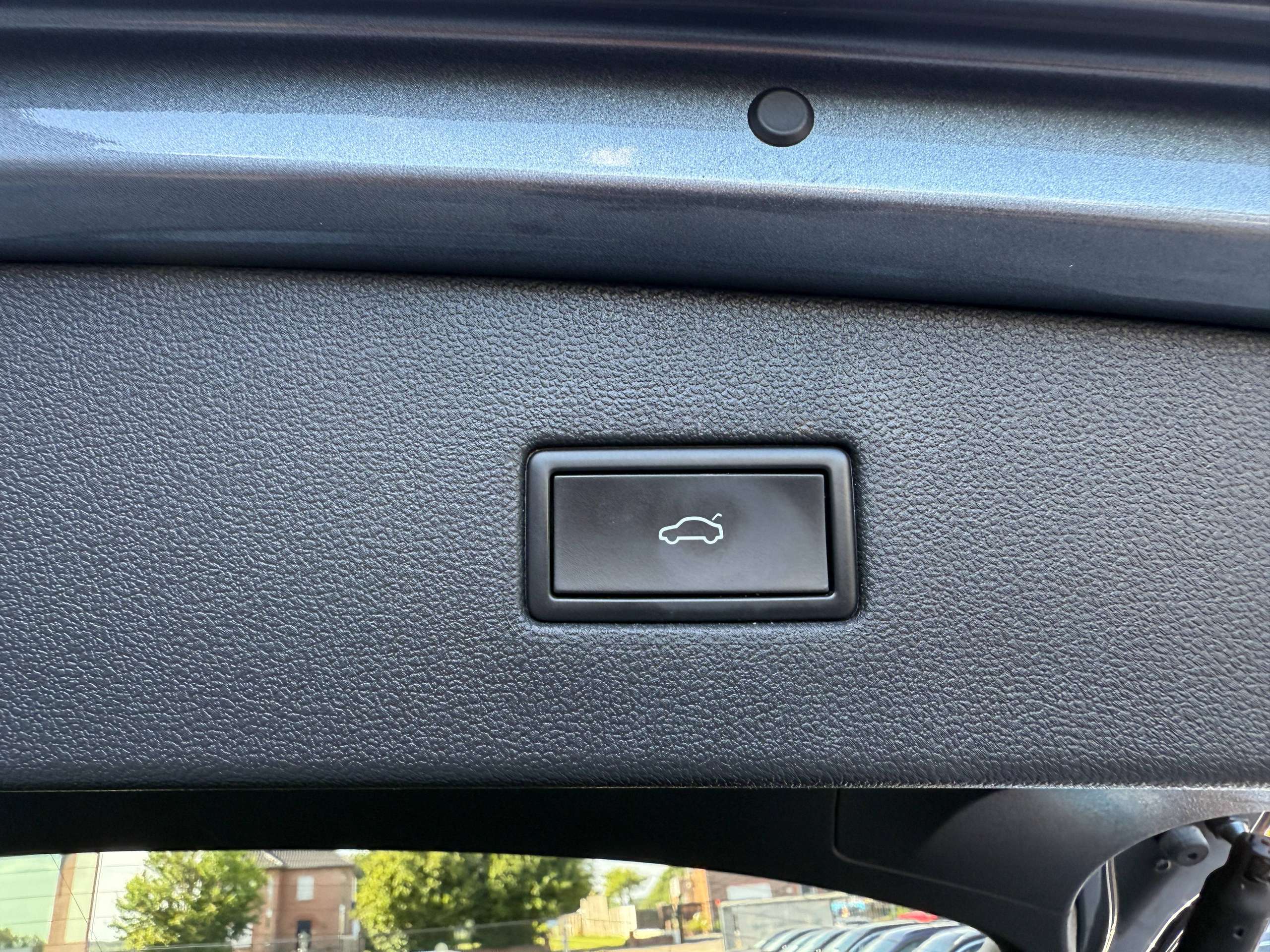 46f09a18-abba-4c36-adaa-2c254d6b950a19-volkswagen-tiguan-allspace-2-0-tdi-7-zit-automaat-r-line-navi-full-led-virtual-opendak-leder-camera.jpg