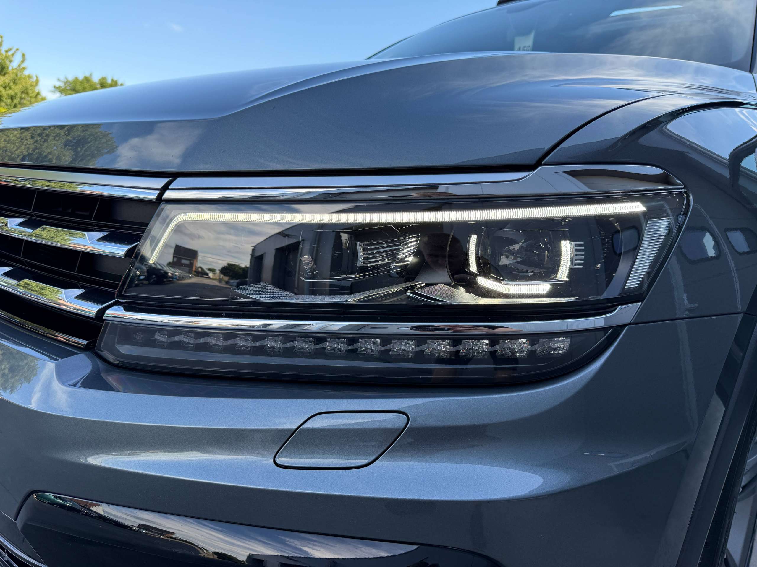 46f09a18-abba-4c36-adaa-2c254d6b950a28-volkswagen-tiguan-allspace-2-0-tdi-7-zit-automaat-r-line-navi-full-led-virtual-opendak-leder-camera.jpg
