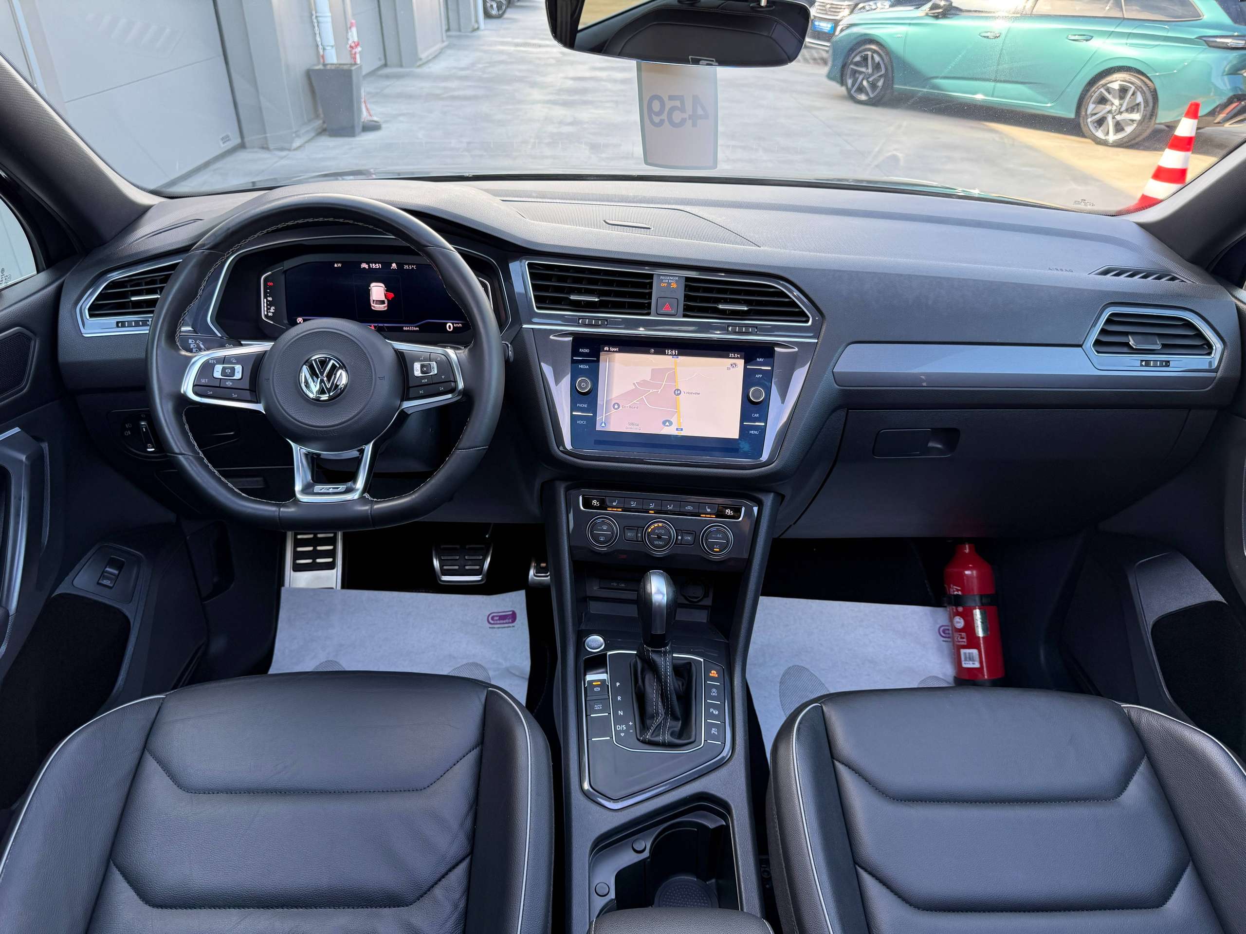 46f09a18-abba-4c36-adaa-2c254d6b950a37-volkswagen-tiguan-allspace-2-0-tdi-7-zit-automaat-r-line-navi-full-led-virtual-opendak-leder-camera.jpg