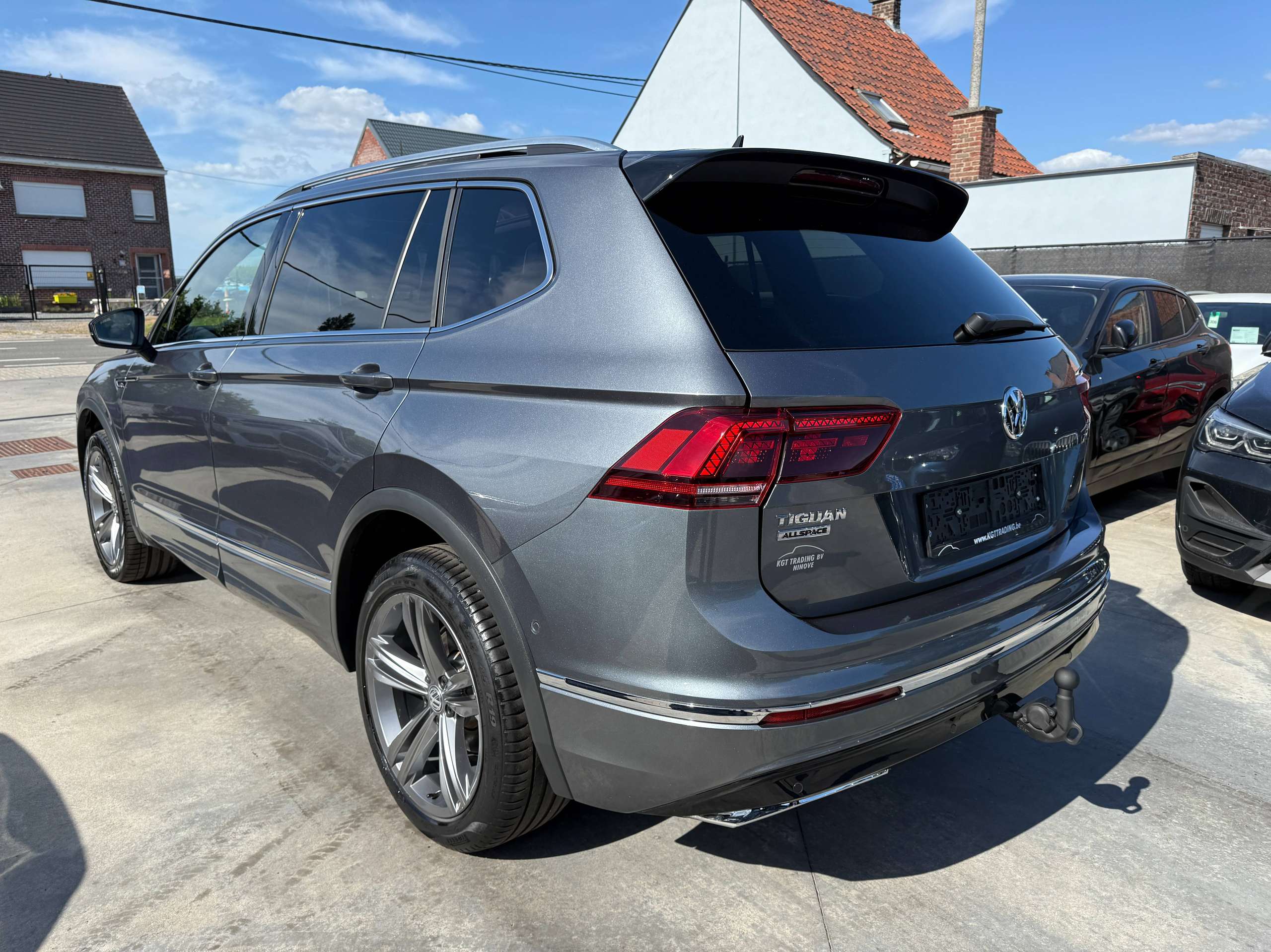 46f09a18-abba-4c36-adaa-2c254d6b950a7-volkswagen-tiguan-allspace-2-0-tdi-7-zit-automaat-r-line-navi-full-led-virtual-opendak-leder-camera.jpg