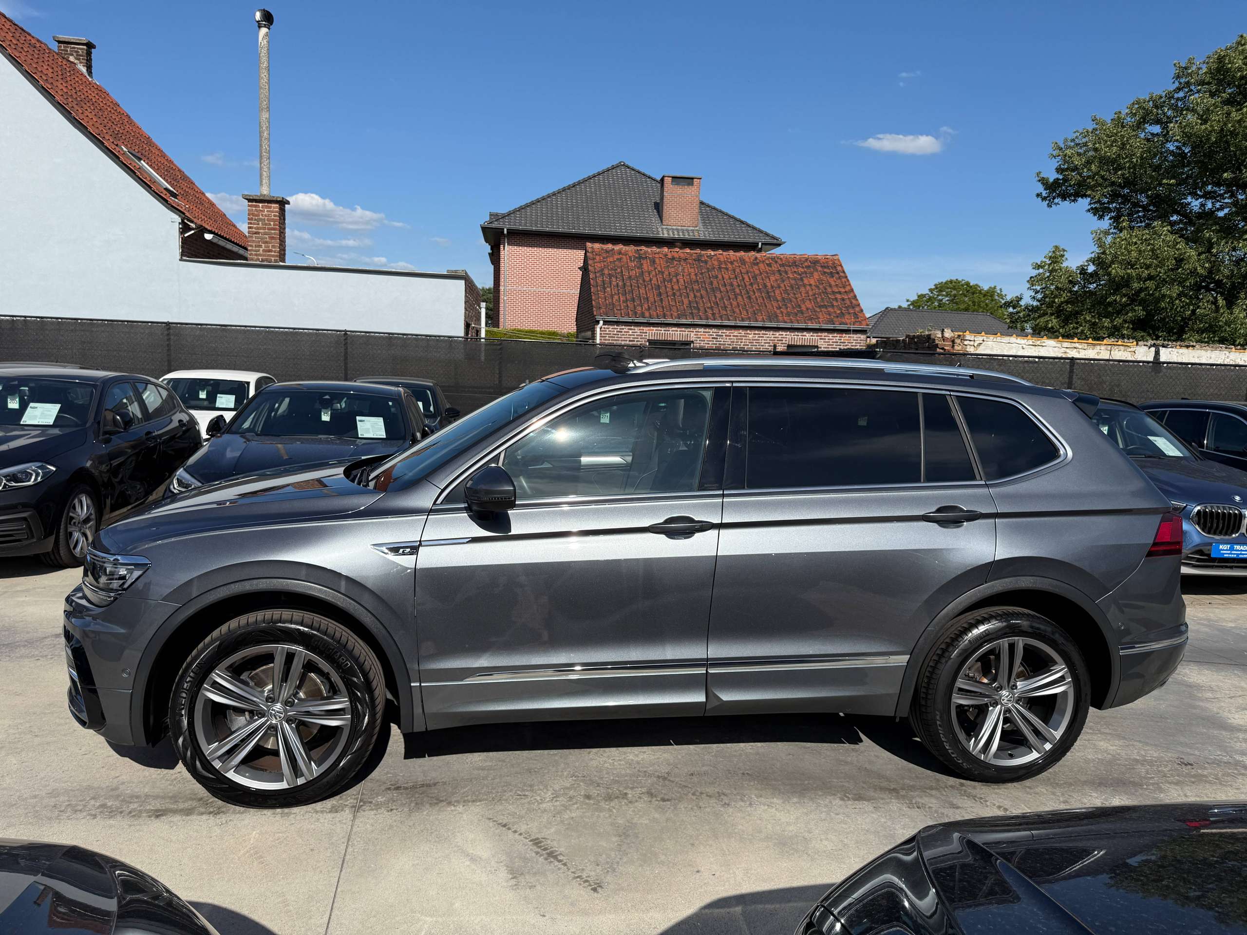 46f09a18-abba-4c36-adaa-2c254d6b950a8-volkswagen-tiguan-allspace-2-0-tdi-7-zit-automaat-r-line-navi-full-led-virtual-opendak-leder-camera.jpg