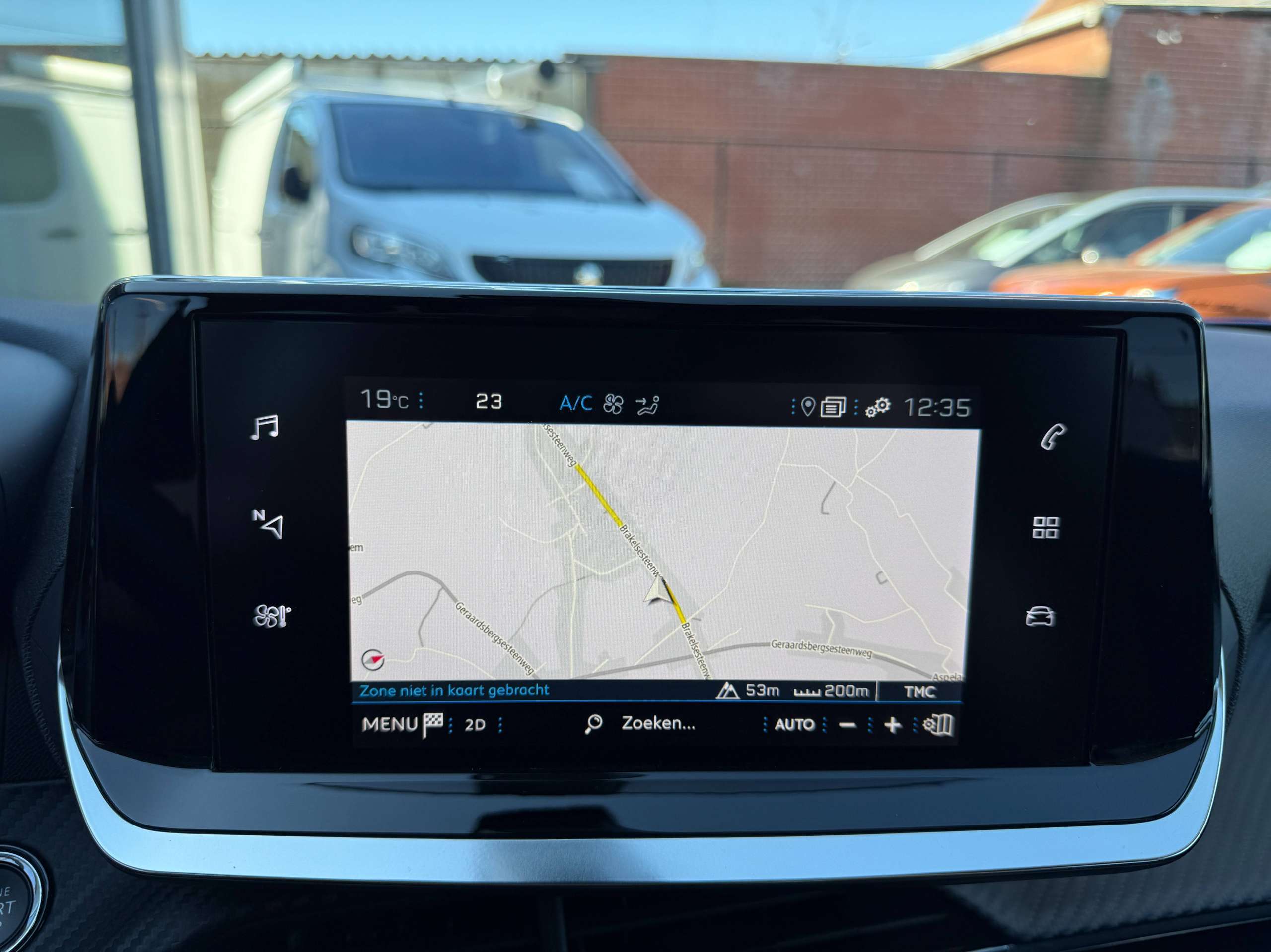 491c2534-3f11-4010-8d8e-810e46cfec9a19-peugeot-2008-1-2i-allure-navigatie-full-led-zwart-leder-carplay-dab.jpg