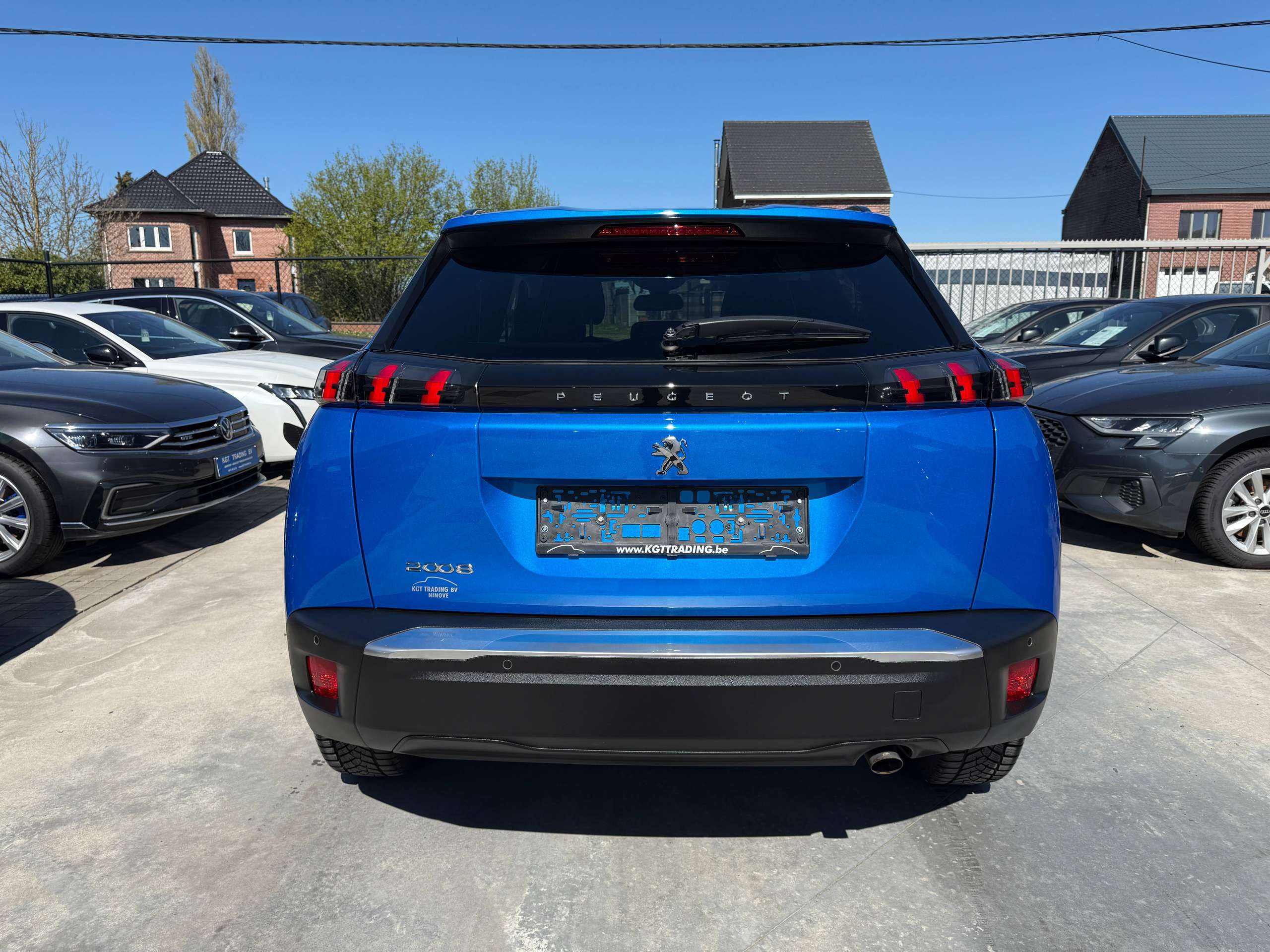 491c2534-3f11-4010-8d8e-810e46cfec9a6-peugeot-2008-1-2i-allure-navigatie-full-led-zwart-leder-carplay-dab.jpg