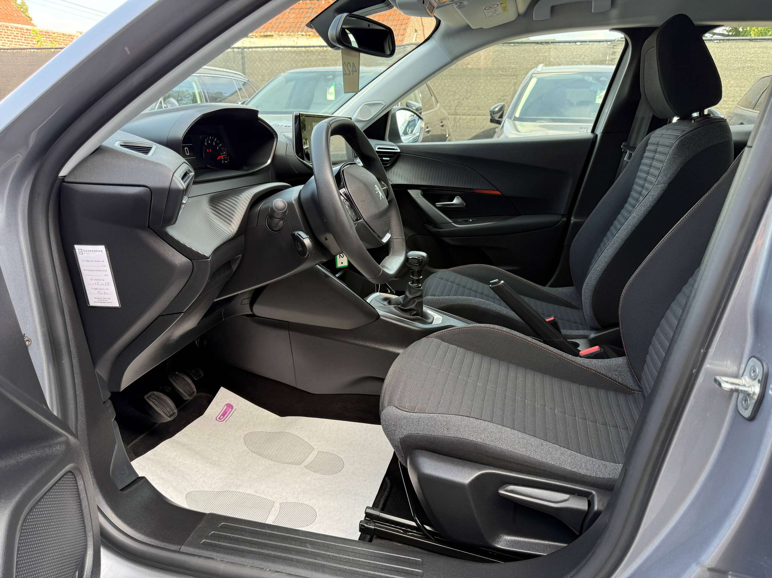 4e451752-b139-4437-b574-6a2dd0b738d312-peugeot-2008-1-2i-navigatie-camera-carplay-bluetooth-dab-pdc-carpass.jpg