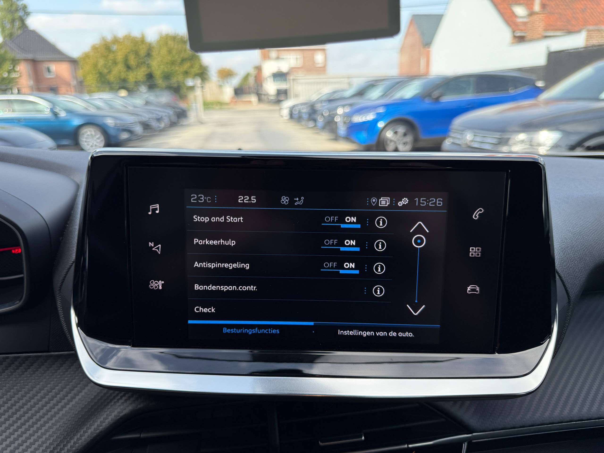 4e451752-b139-4437-b574-6a2dd0b738d324-peugeot-2008-1-2i-navigatie-camera-carplay-bluetooth-dab-pdc-carpass.jpg