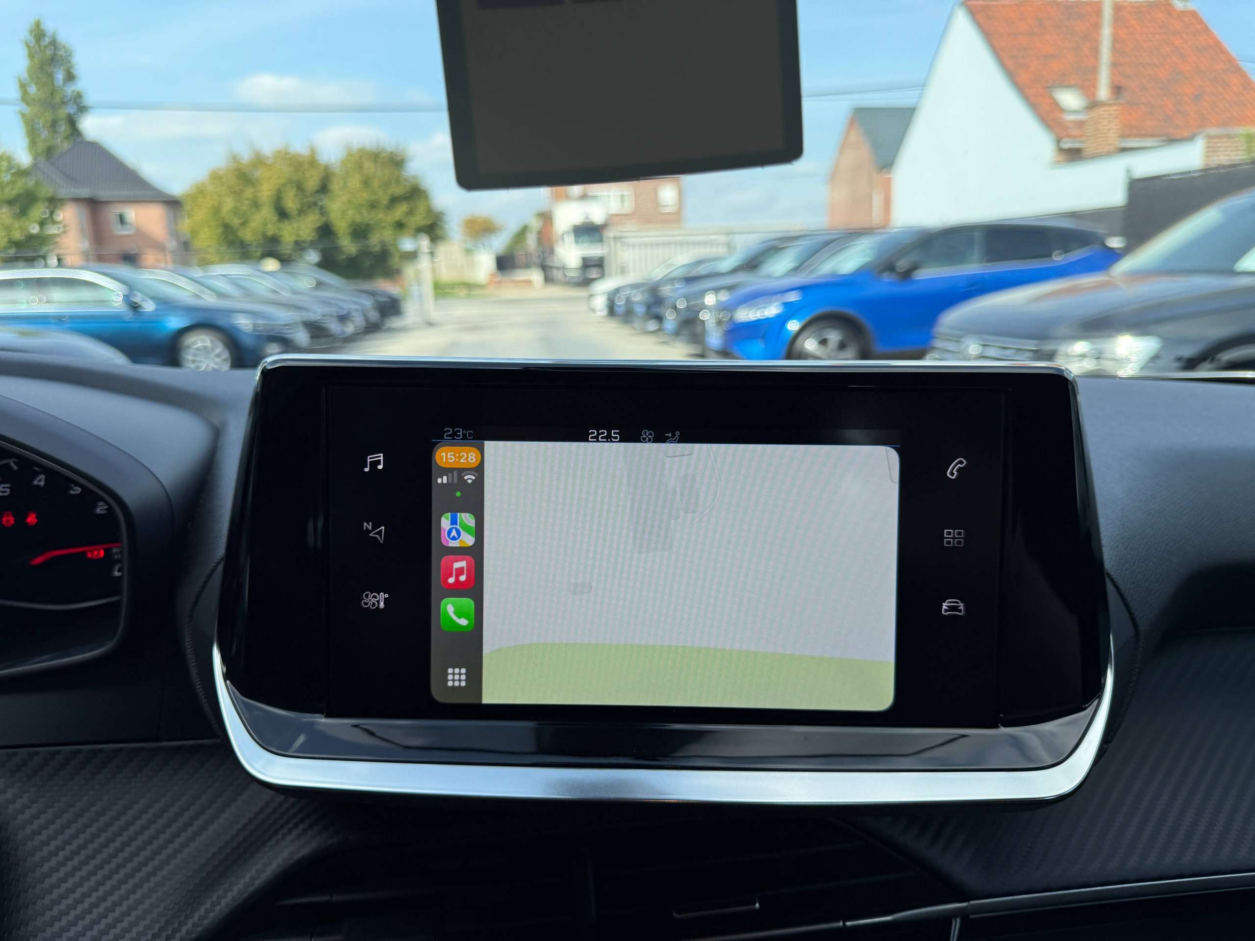 4e451752-b139-4437-b574-6a2dd0b738d327-peugeot-2008-1-2i-navigatie-camera-carplay-bluetooth-dab-pdc-carpass.jpg