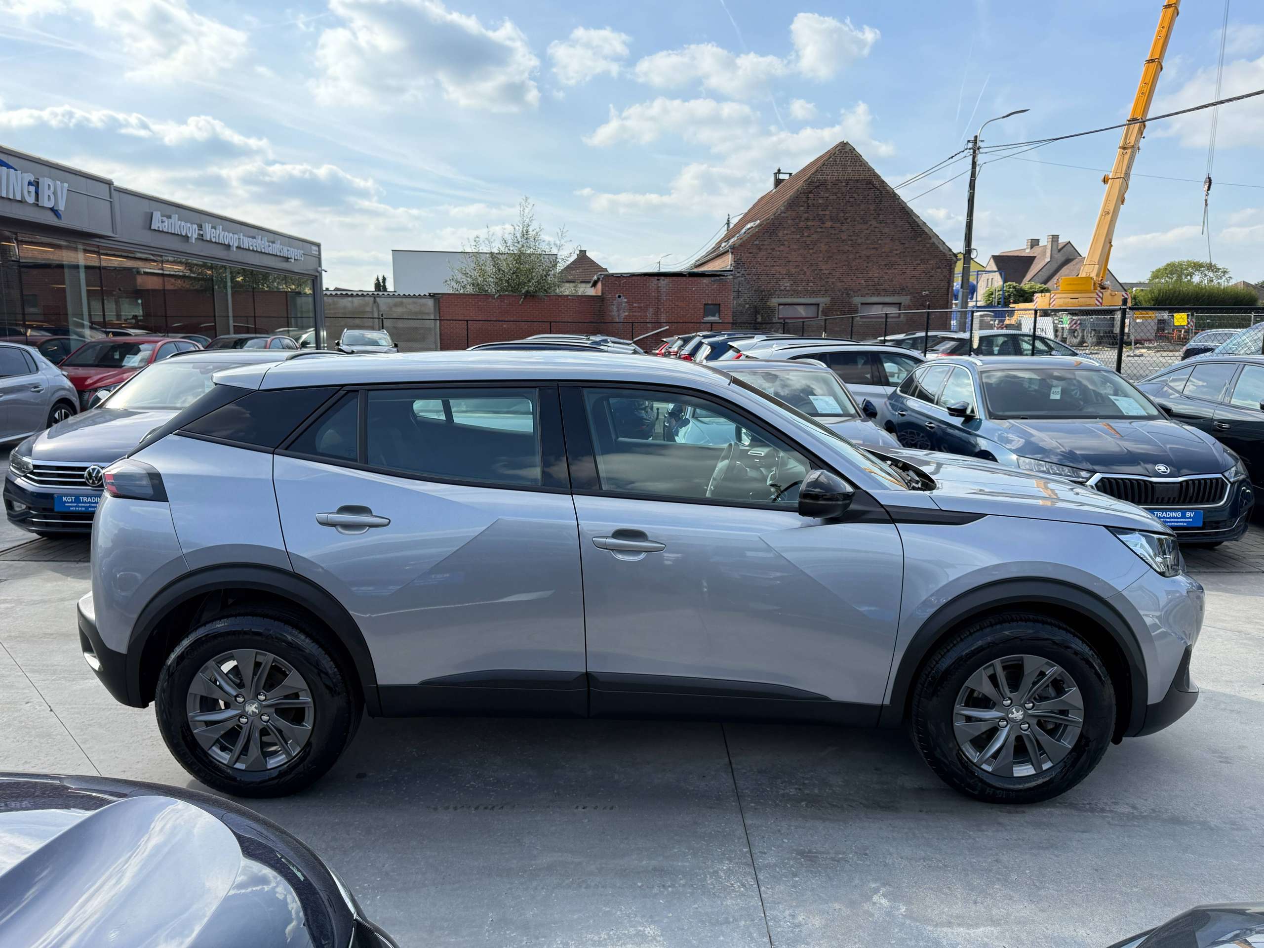 4e451752-b139-4437-b574-6a2dd0b738d34-peugeot-2008-1-2i-navigatie-camera-carplay-bluetooth-dab-pdc-carpass.jpg