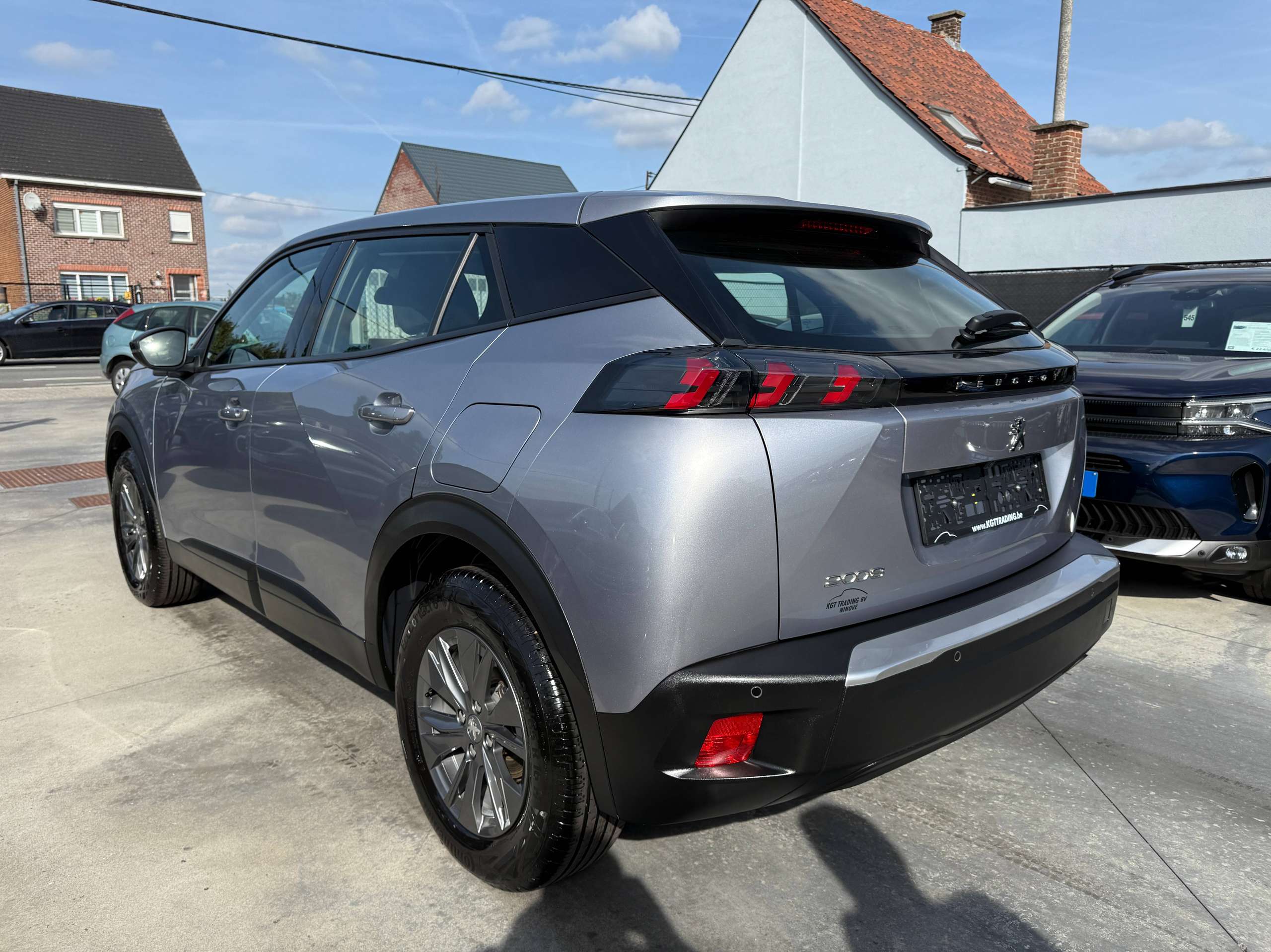 4e451752-b139-4437-b574-6a2dd0b738d37-peugeot-2008-1-2i-navigatie-camera-carplay-bluetooth-dab-pdc-carpass.jpg