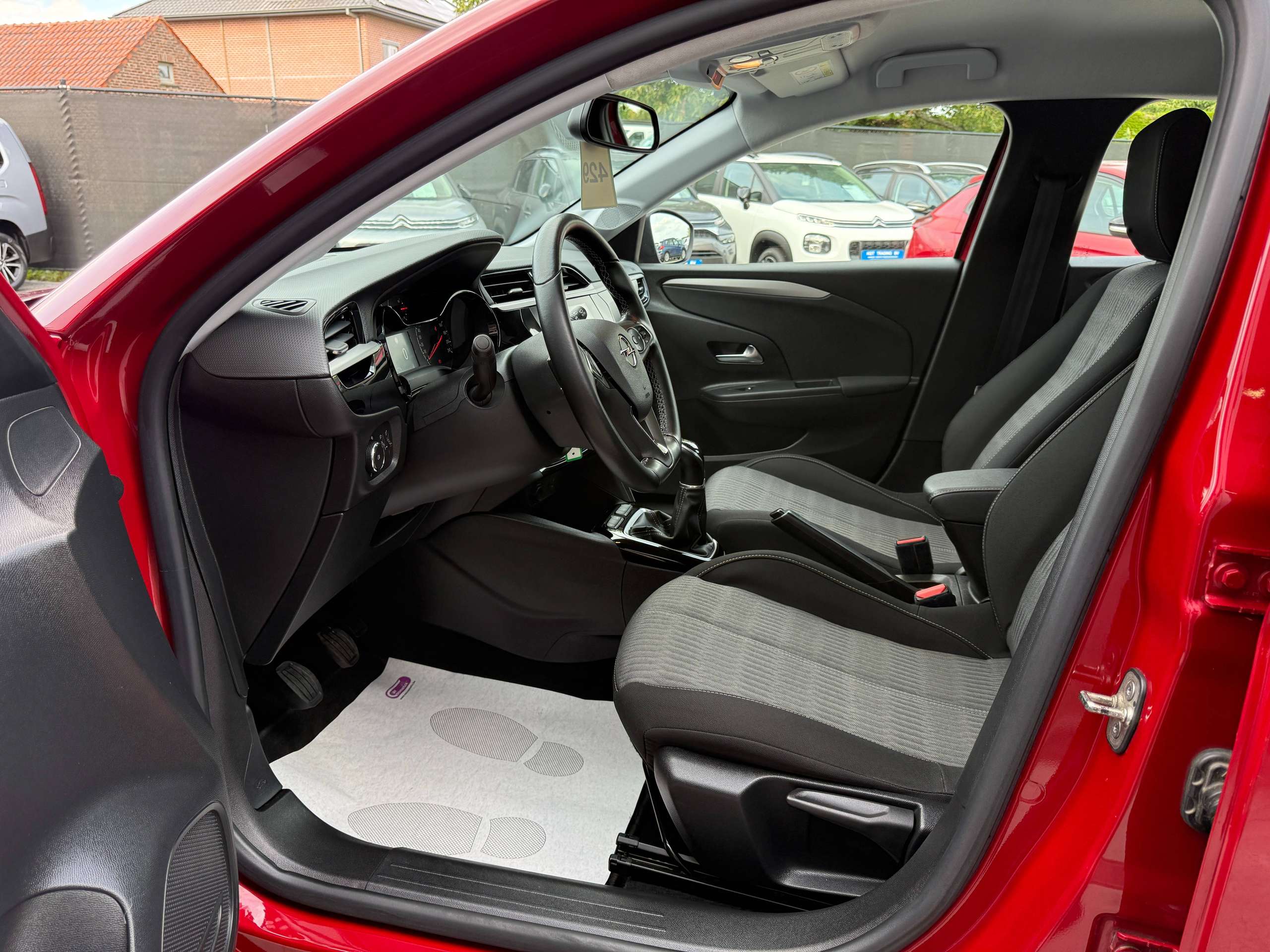 5188e1df-aba5-4c1d-8823-9791ff7136e212-opel-corsa-1-2i-5-deurs-camera-carplay-pdc-alu-dab-bluetooth.jpg