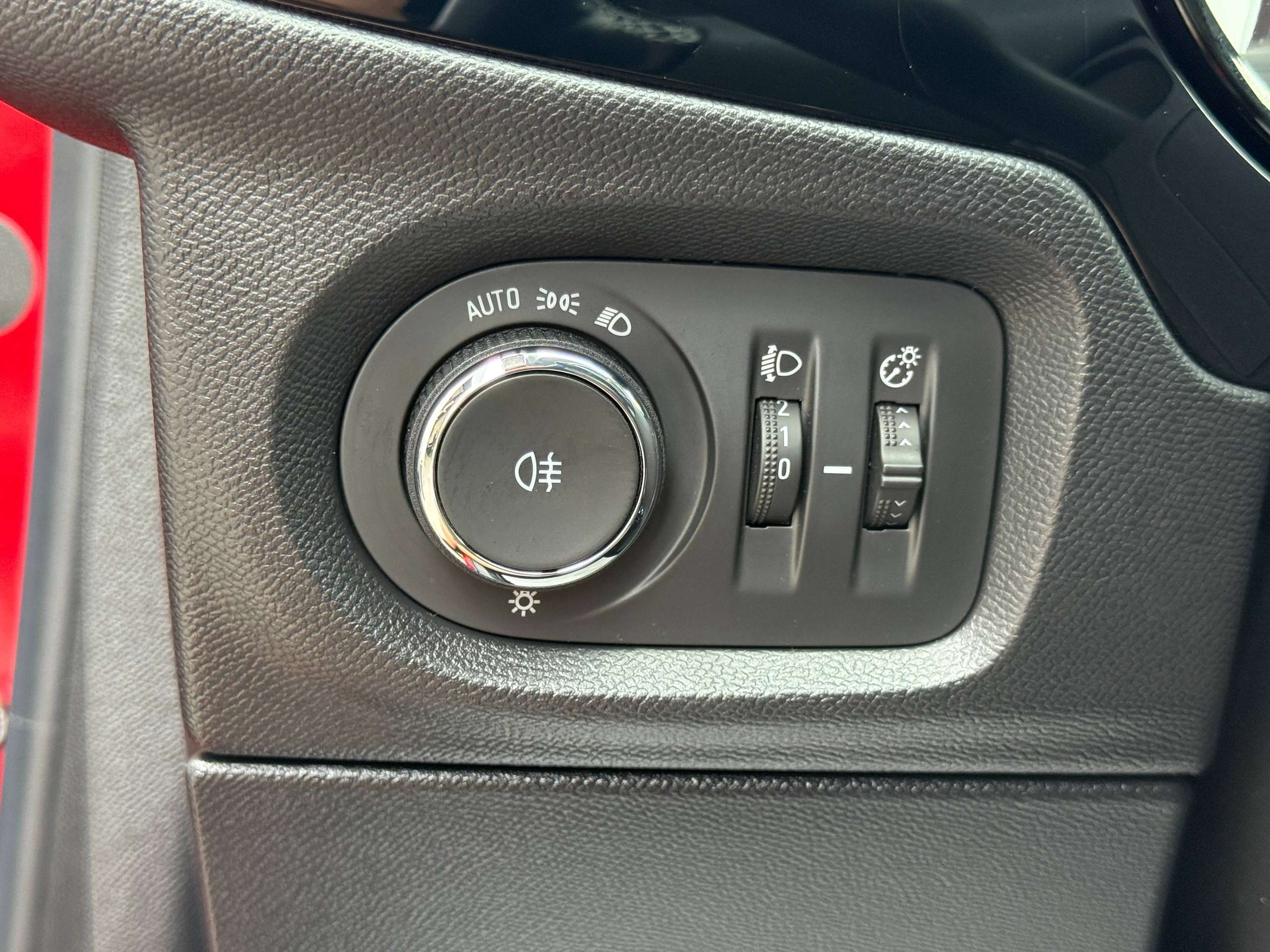 5188e1df-aba5-4c1d-8823-9791ff7136e216-opel-corsa-1-2i-5-deurs-camera-carplay-pdc-alu-dab-bluetooth.jpg