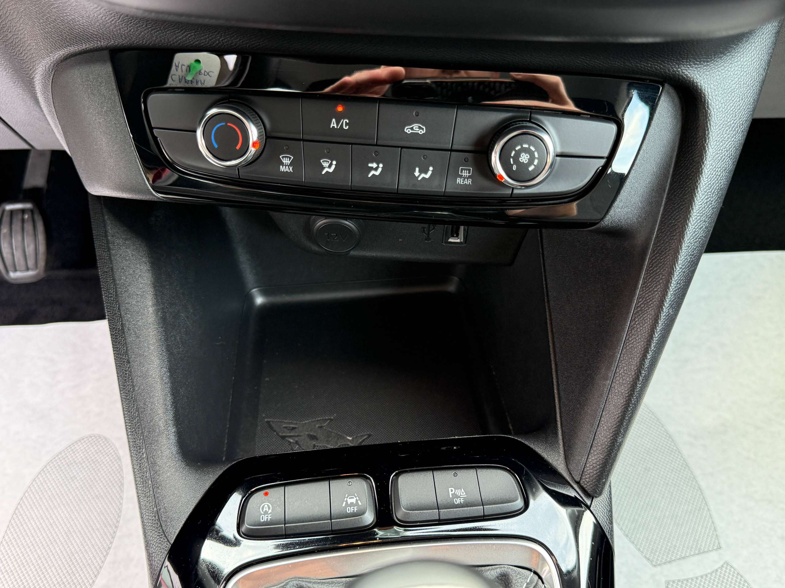 5188e1df-aba5-4c1d-8823-9791ff7136e222-opel-corsa-1-2i-5-deurs-camera-carplay-pdc-alu-dab-bluetooth.jpg
