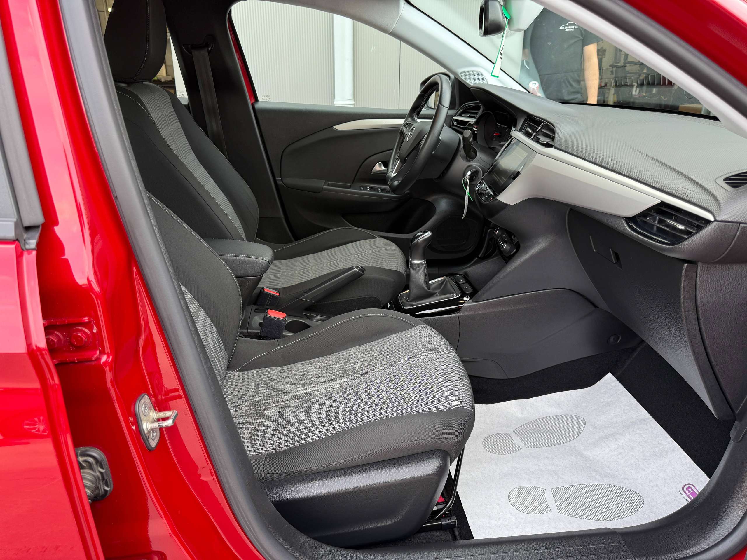 5188e1df-aba5-4c1d-8823-9791ff7136e226-opel-corsa-1-2i-5-deurs-camera-carplay-pdc-alu-dab-bluetooth.jpg