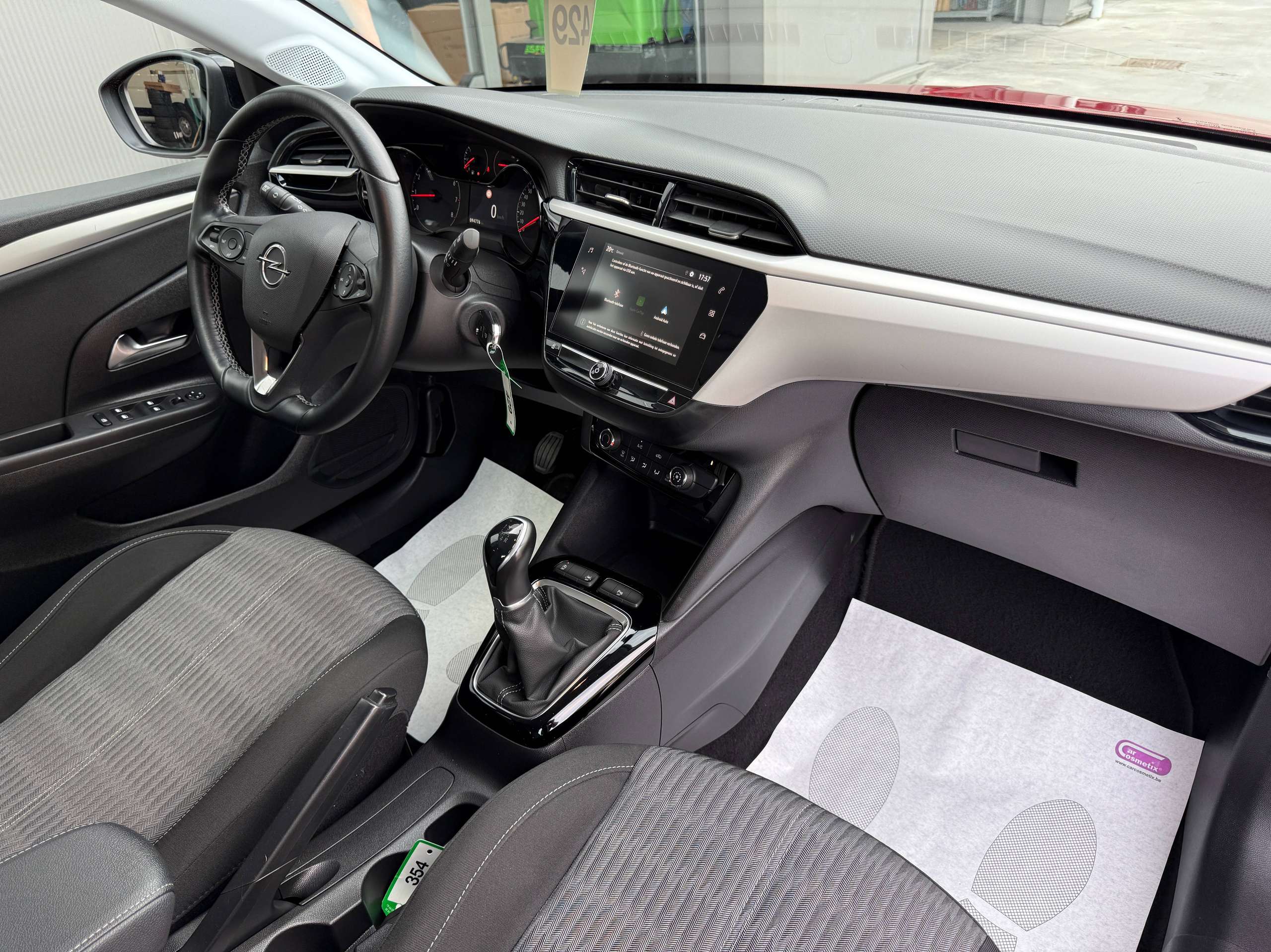 5188e1df-aba5-4c1d-8823-9791ff7136e227-opel-corsa-1-2i-5-deurs-camera-carplay-pdc-alu-dab-bluetooth.jpg