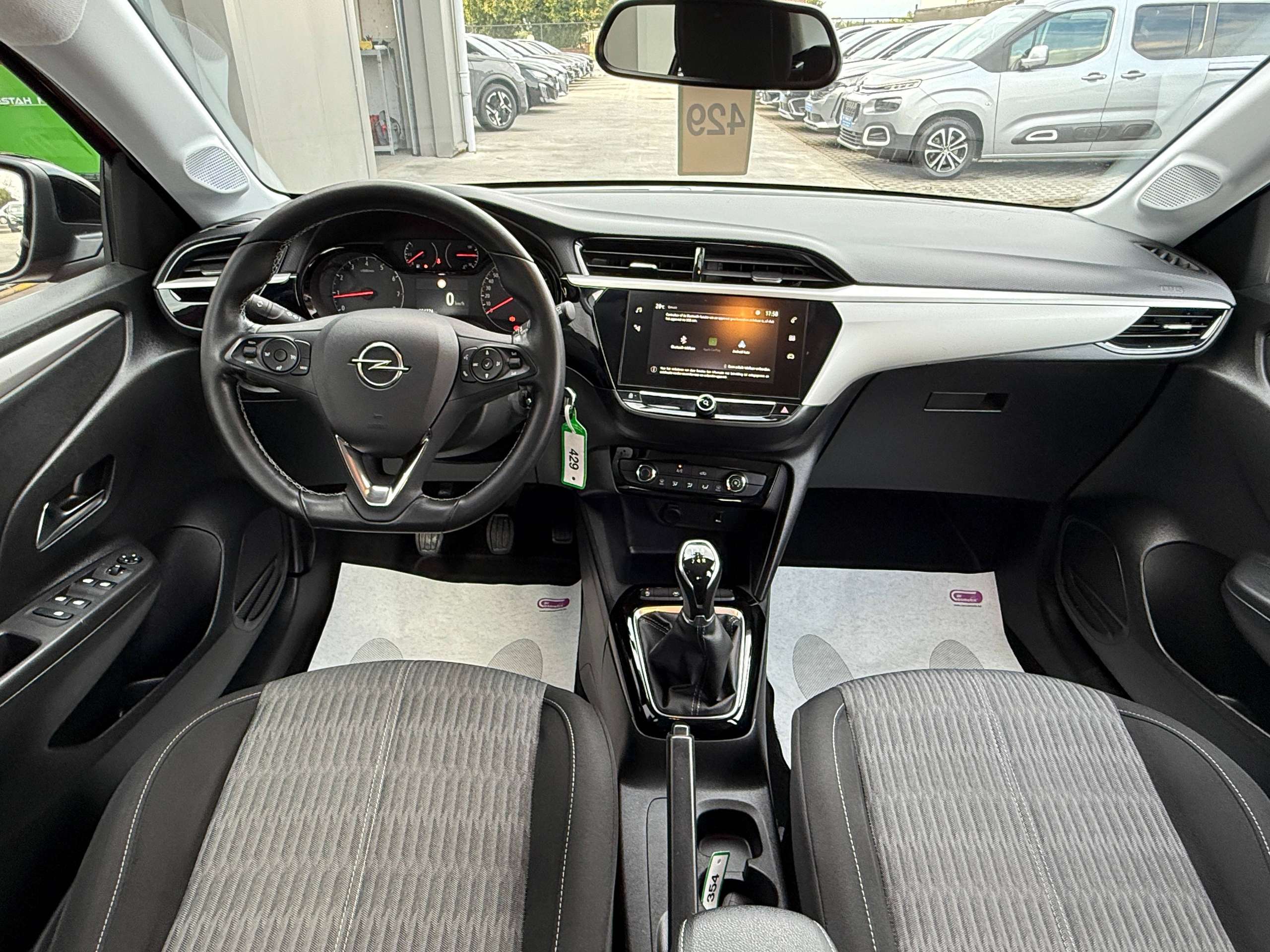 5188e1df-aba5-4c1d-8823-9791ff7136e231-opel-corsa-1-2i-5-deurs-camera-carplay-pdc-alu-dab-bluetooth.jpg