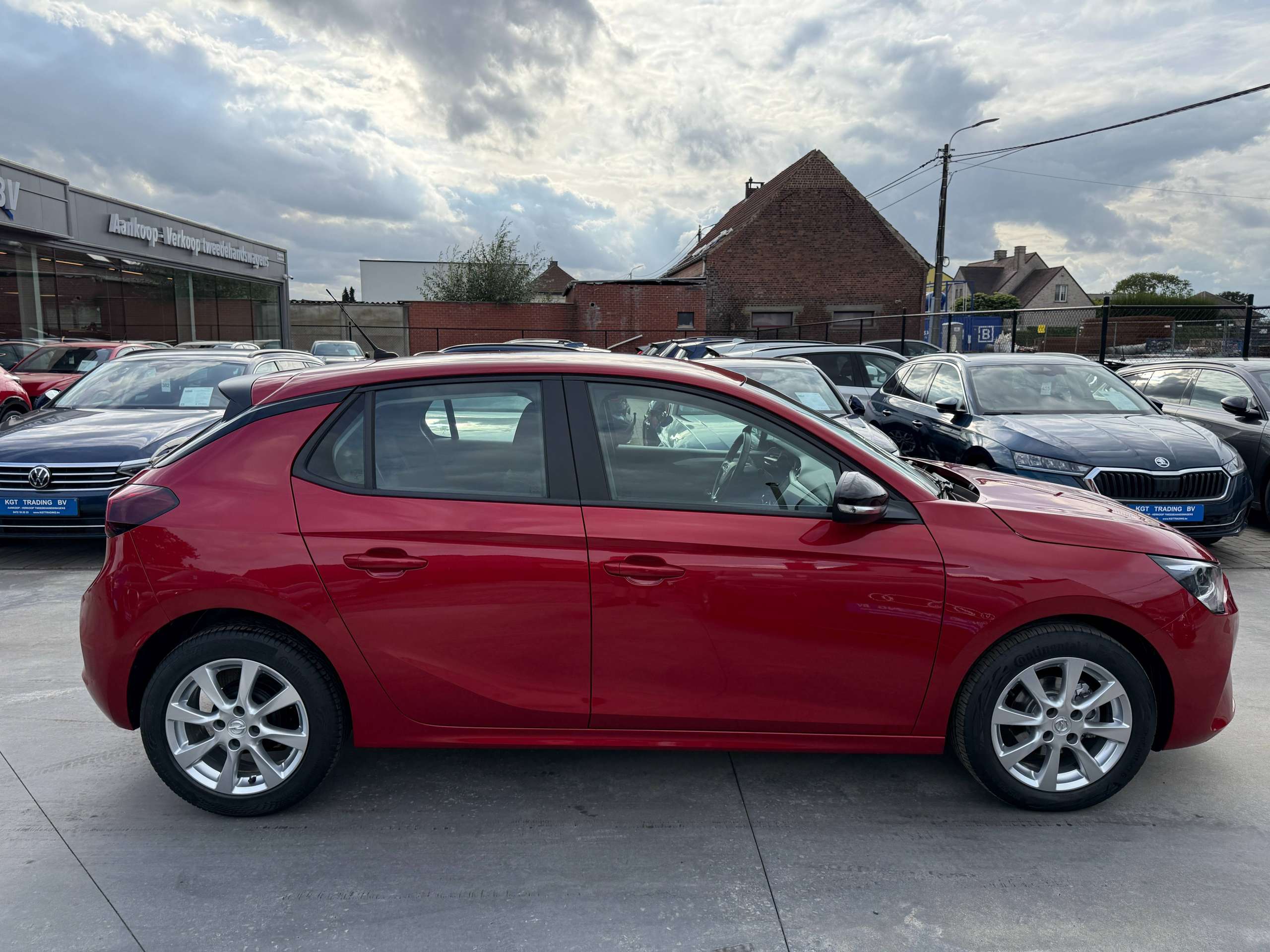 5188e1df-aba5-4c1d-8823-9791ff7136e24-opel-corsa-1-2i-5-deurs-camera-carplay-pdc-alu-dab-bluetooth.jpg