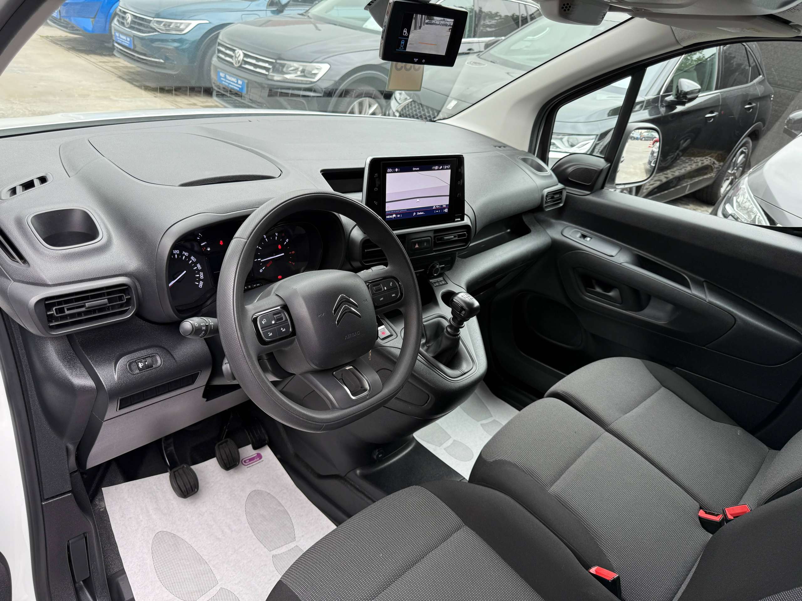 602b4858-4eab-4efa-85a7-10ed8f29c9fc13-citroen-berlingo-1-5-bluehdi-xl-l2-102pk-3-zit-dak-rek-navigatie-camera-carplay-pdc-dab-airco.jpg