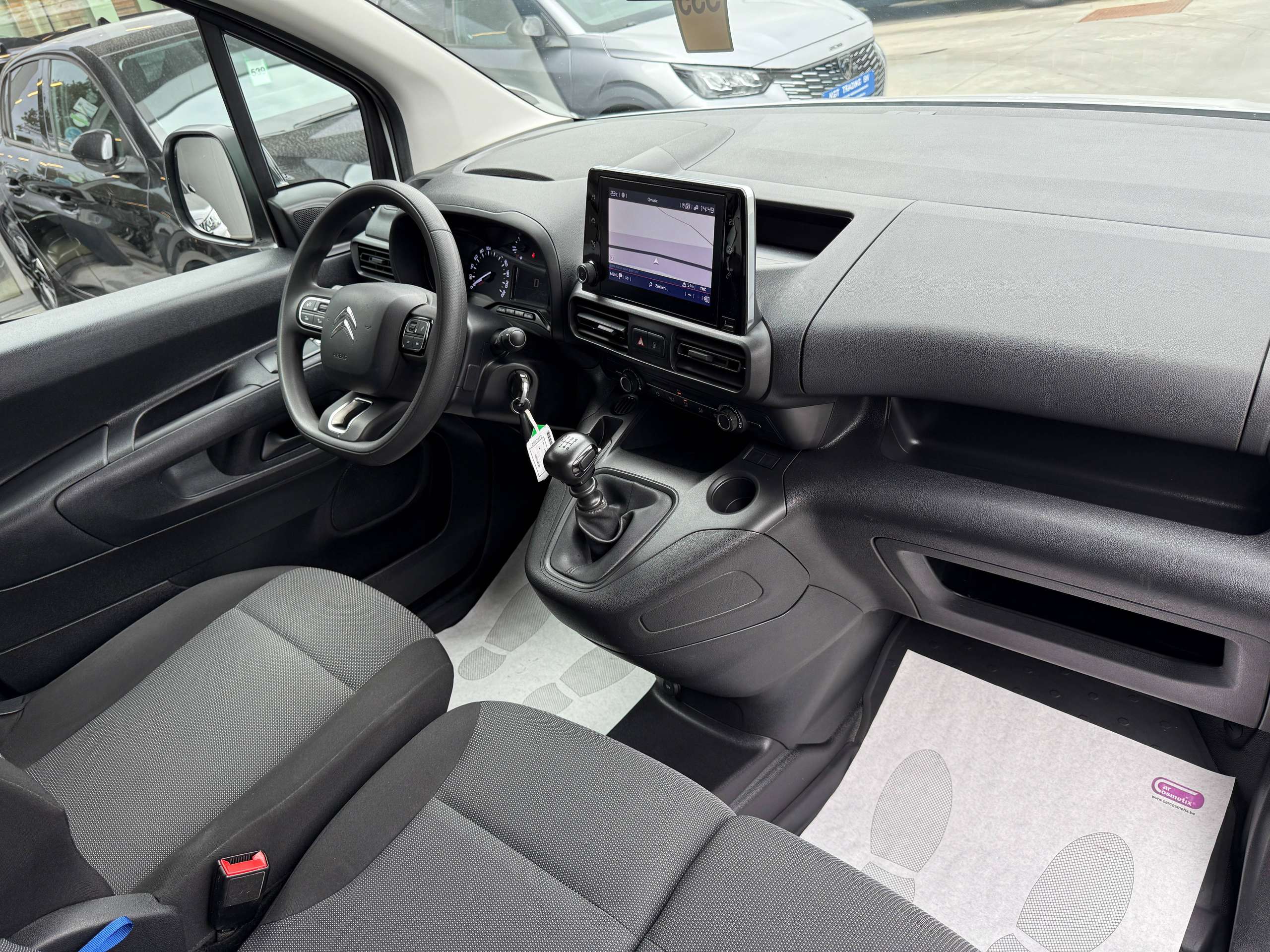 602b4858-4eab-4efa-85a7-10ed8f29c9fc32-citroen-berlingo-1-5-bluehdi-xl-l2-102pk-3-zit-dak-rek-navigatie-camera-carplay-pdc-dab-airco.jpg