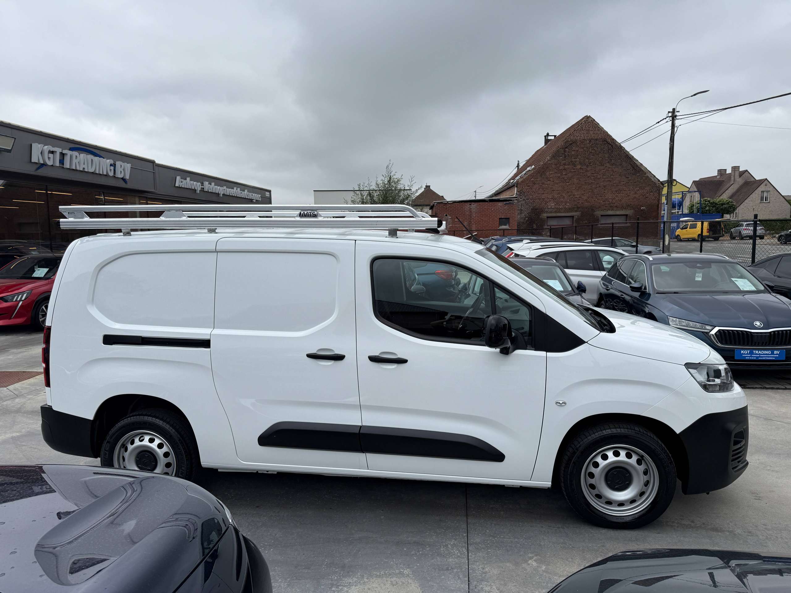 602b4858-4eab-4efa-85a7-10ed8f29c9fc4-citroen-berlingo-1-5-bluehdi-xl-l2-102pk-3-zit-dak-rek-navigatie-camera-carplay-pdc-dab-airco.jpg