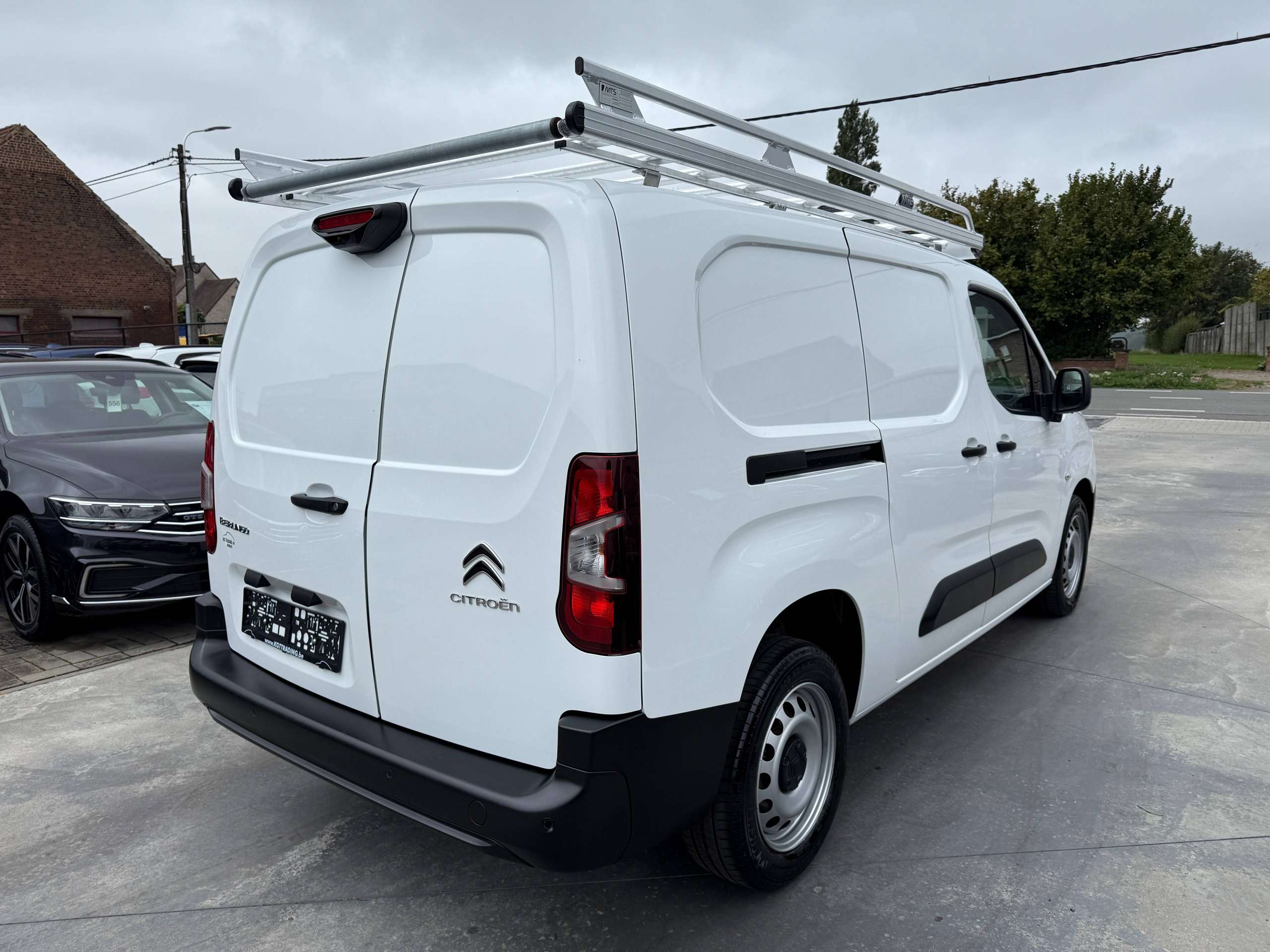 602b4858-4eab-4efa-85a7-10ed8f29c9fc5-citroen-berlingo-1-5-bluehdi-xl-l2-102pk-3-zit-dak-rek-navigatie-camera-carplay-pdc-dab-airco.jpg