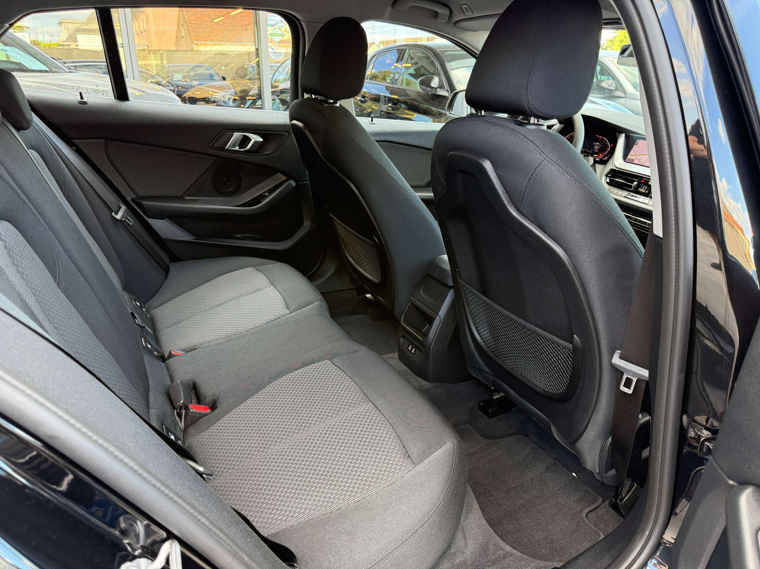 605959af-004d-49e8-9836-7605a8f1698e32-bmw-116-i-full-led-navigatie-virtual-carplay-dab-bluetooth-pdc-alu.jpg