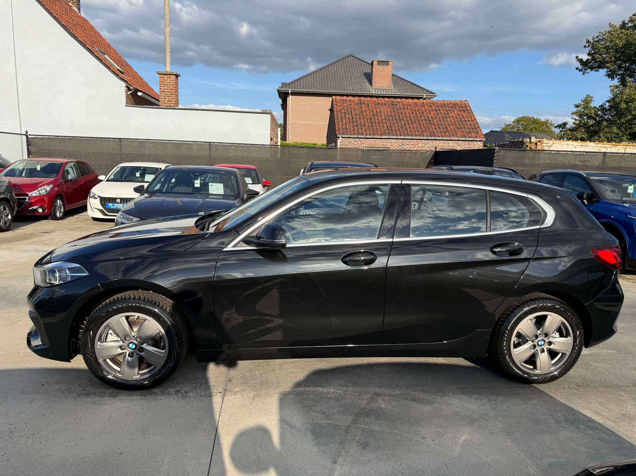 605959af-004d-49e8-9836-7605a8f1698e8-bmw-116-i-full-led-navigatie-virtual-carplay-dab-bluetooth-pdc-alu.jpg
