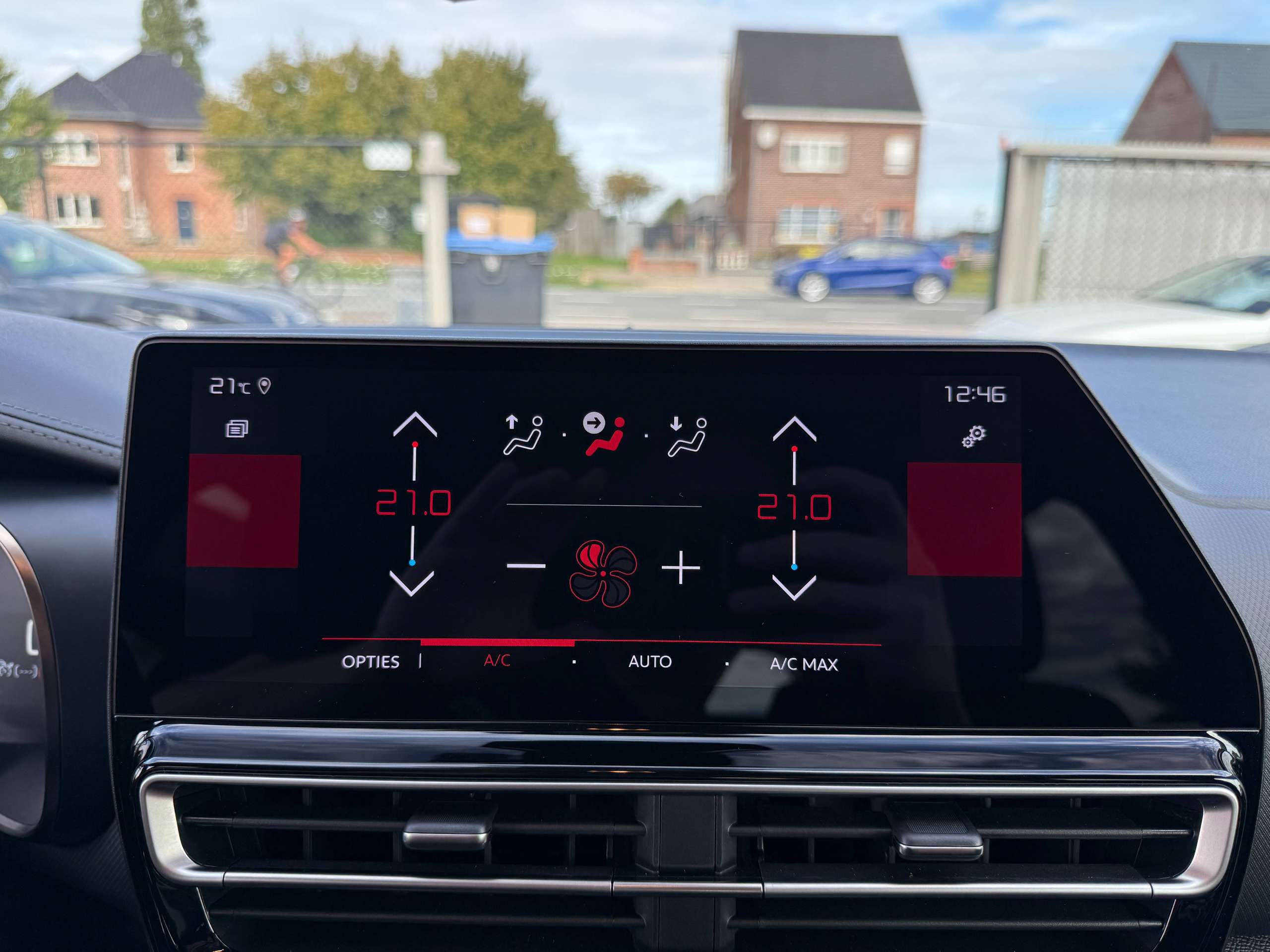 61f54d0c-9396-4ba9-afab-06b00c80d20027-citroen-c5-aircross-1-2i-145pk-hybrid-max-automaat-navigatie-leder-camera-carplay-full-led-dode-hoek.jpg