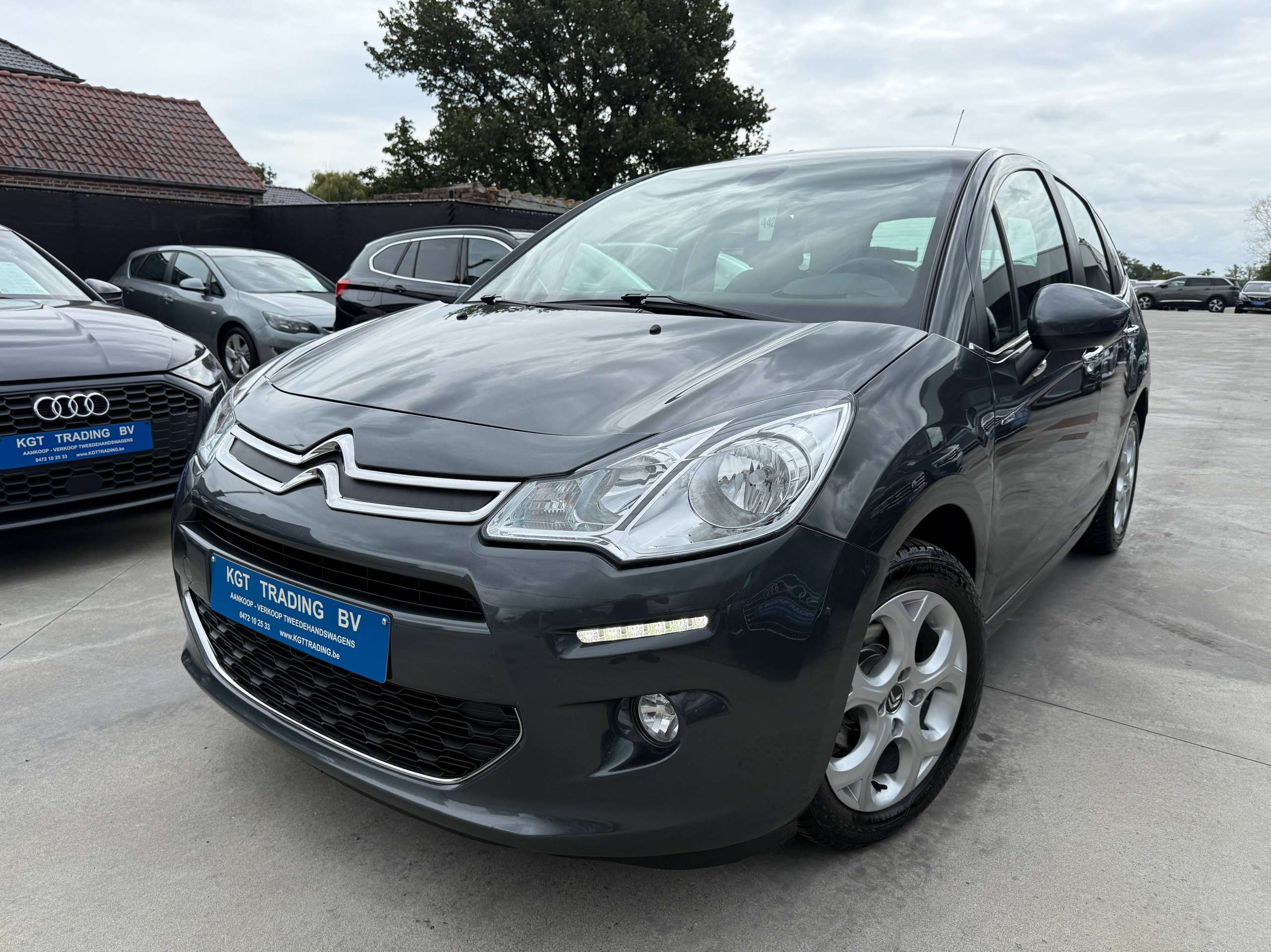 63cd3a9e-371a-4527-bfb3-03fcb486a71c1-citroen-c3-1-2i-82pk-exclusive-bluetooth-parkeersensoren-airco-alu-panoramische-ruit.jpg