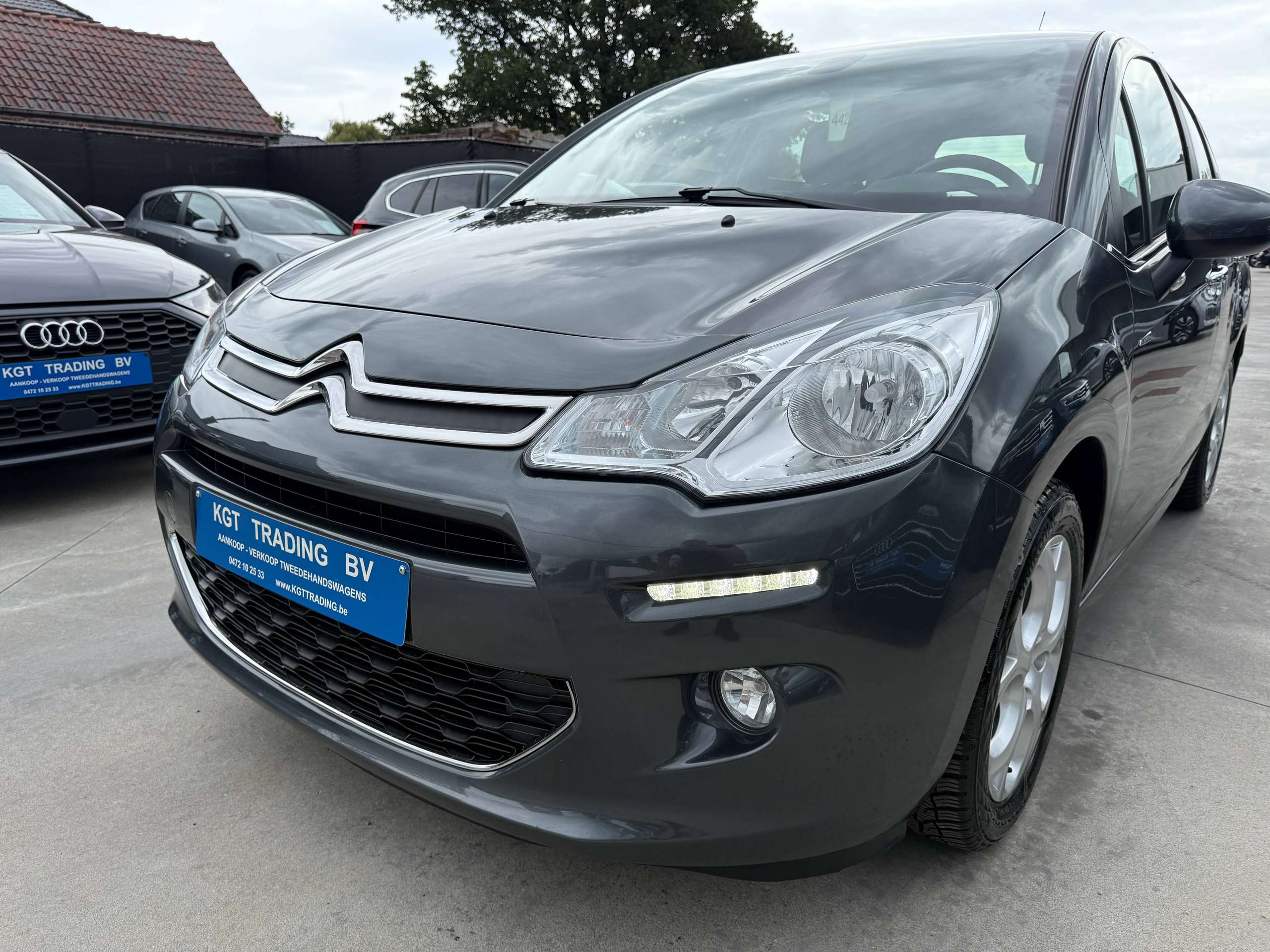 63cd3a9e-371a-4527-bfb3-03fcb486a71c10-citroen-c3-1-2i-82pk-exclusive-bluetooth-parkeersensoren-airco-alu-panoramische-ruit.jpg