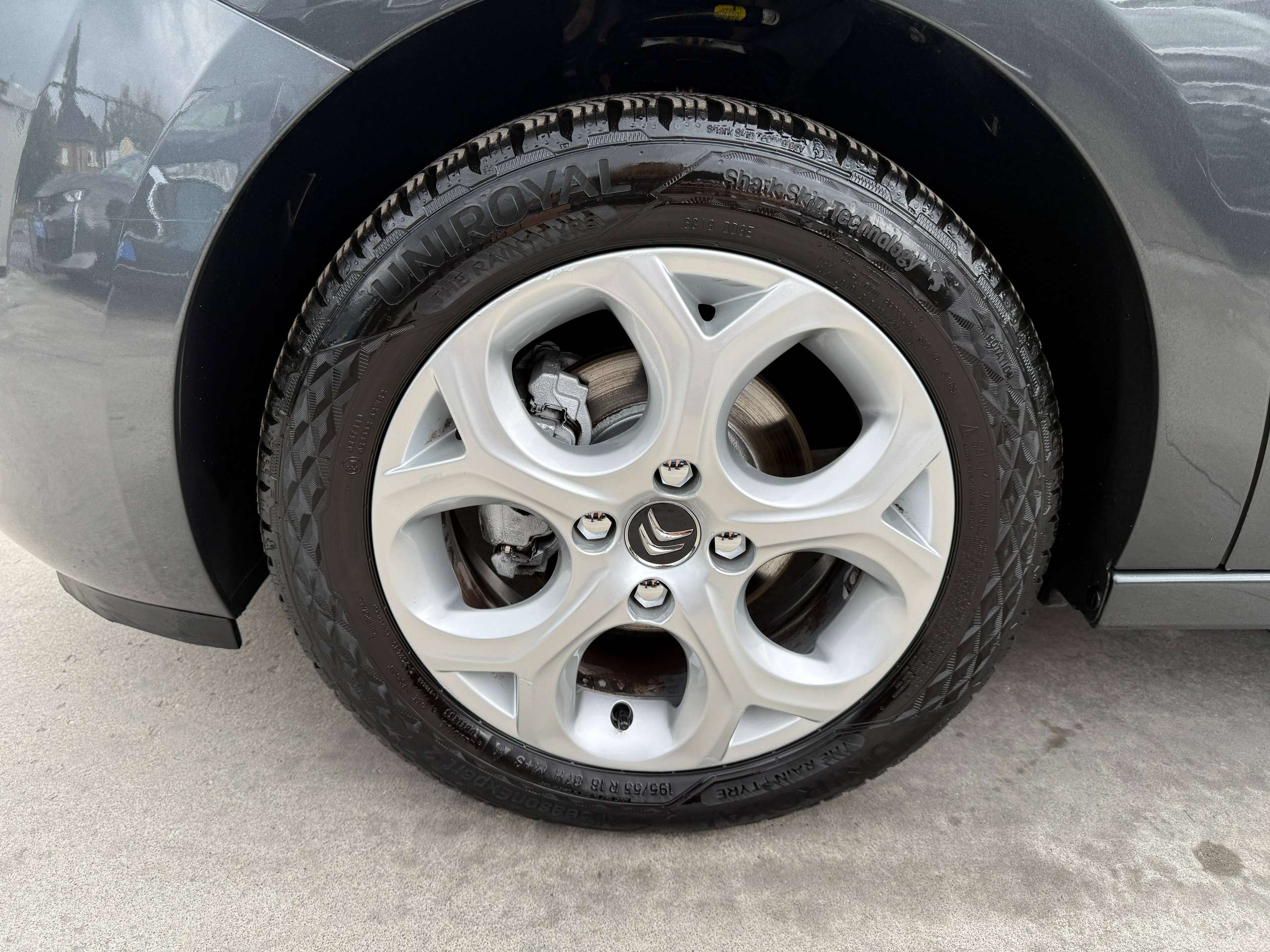 63cd3a9e-371a-4527-bfb3-03fcb486a71c11-citroen-c3-1-2i-82pk-exclusive-bluetooth-parkeersensoren-airco-alu-panoramische-ruit.jpg