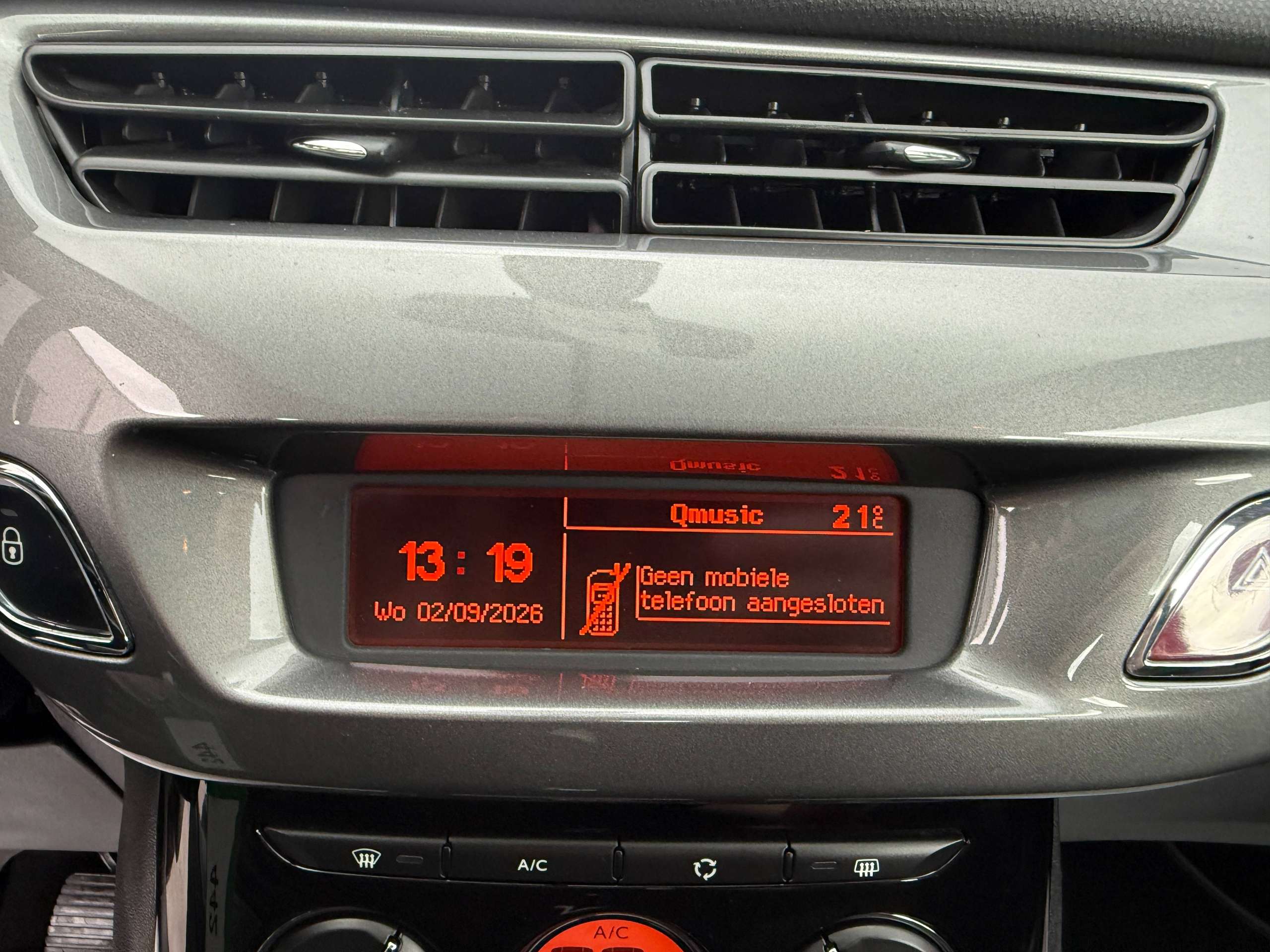 63cd3a9e-371a-4527-bfb3-03fcb486a71c21-citroen-c3-1-2i-82pk-exclusive-bluetooth-parkeersensoren-airco-alu-panoramische-ruit.jpg