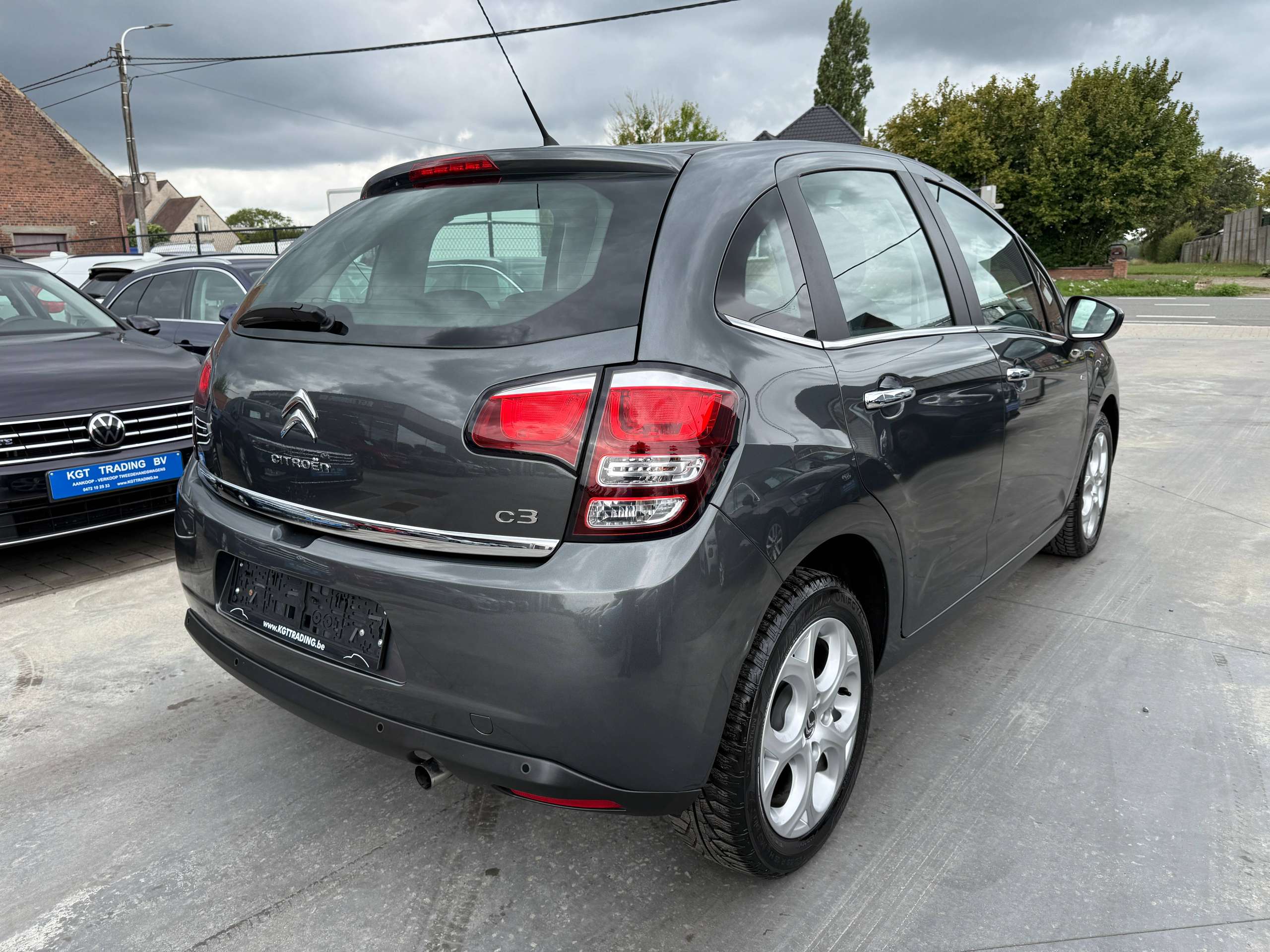 63cd3a9e-371a-4527-bfb3-03fcb486a71c5-citroen-c3-1-2i-82pk-exclusive-bluetooth-parkeersensoren-airco-alu-panoramische-ruit.jpg