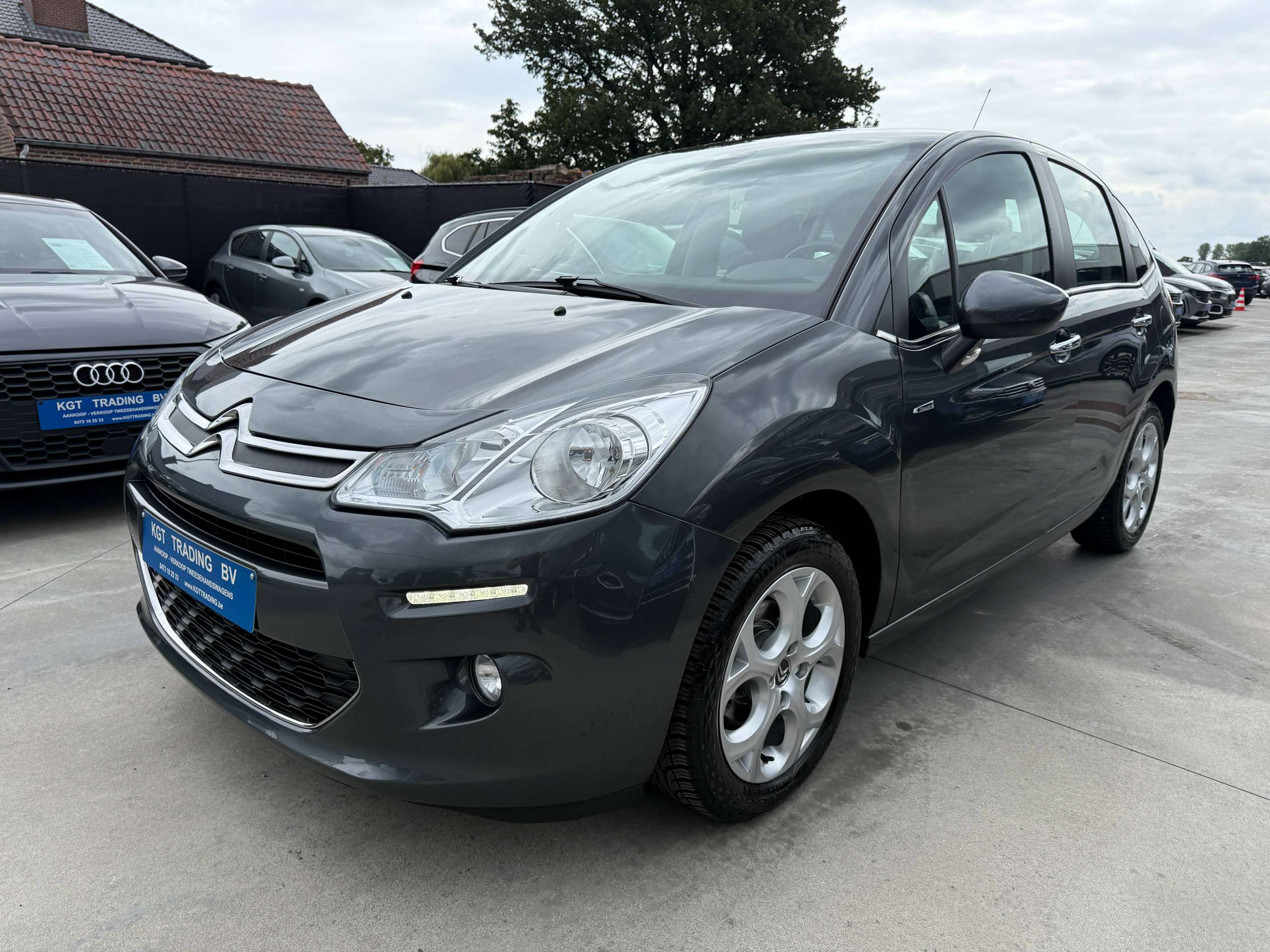 63cd3a9e-371a-4527-bfb3-03fcb486a71c9-citroen-c3-1-2i-82pk-exclusive-bluetooth-parkeersensoren-airco-alu-panoramische-ruit.jpg