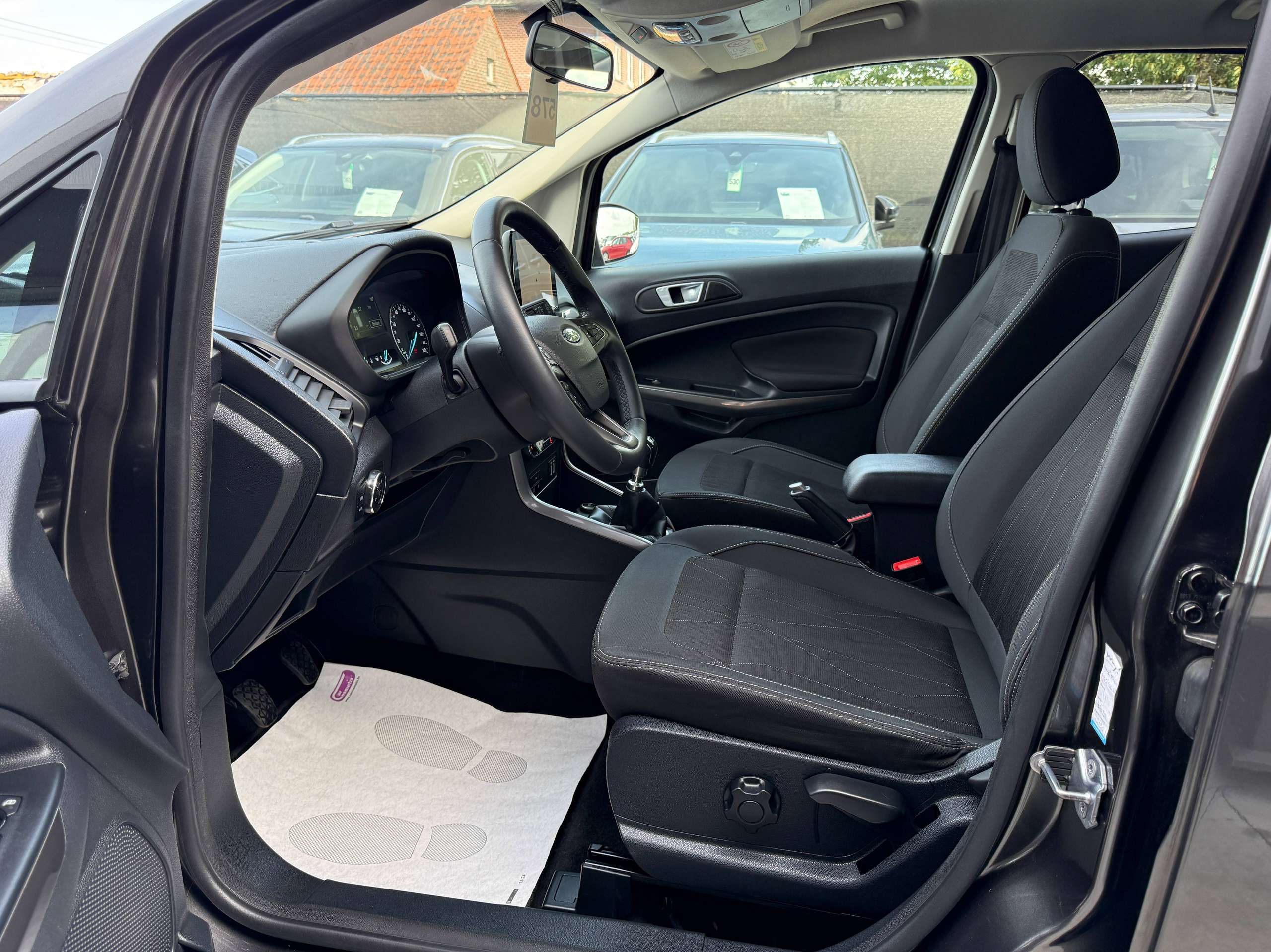 659079de-73a9-4e91-b038-2a905f7ecb0811-ford-ecosport-1-0i-125pk-navigatie-carplay-pdc-verwarmde-zetels-led-alu-carpass.jpg