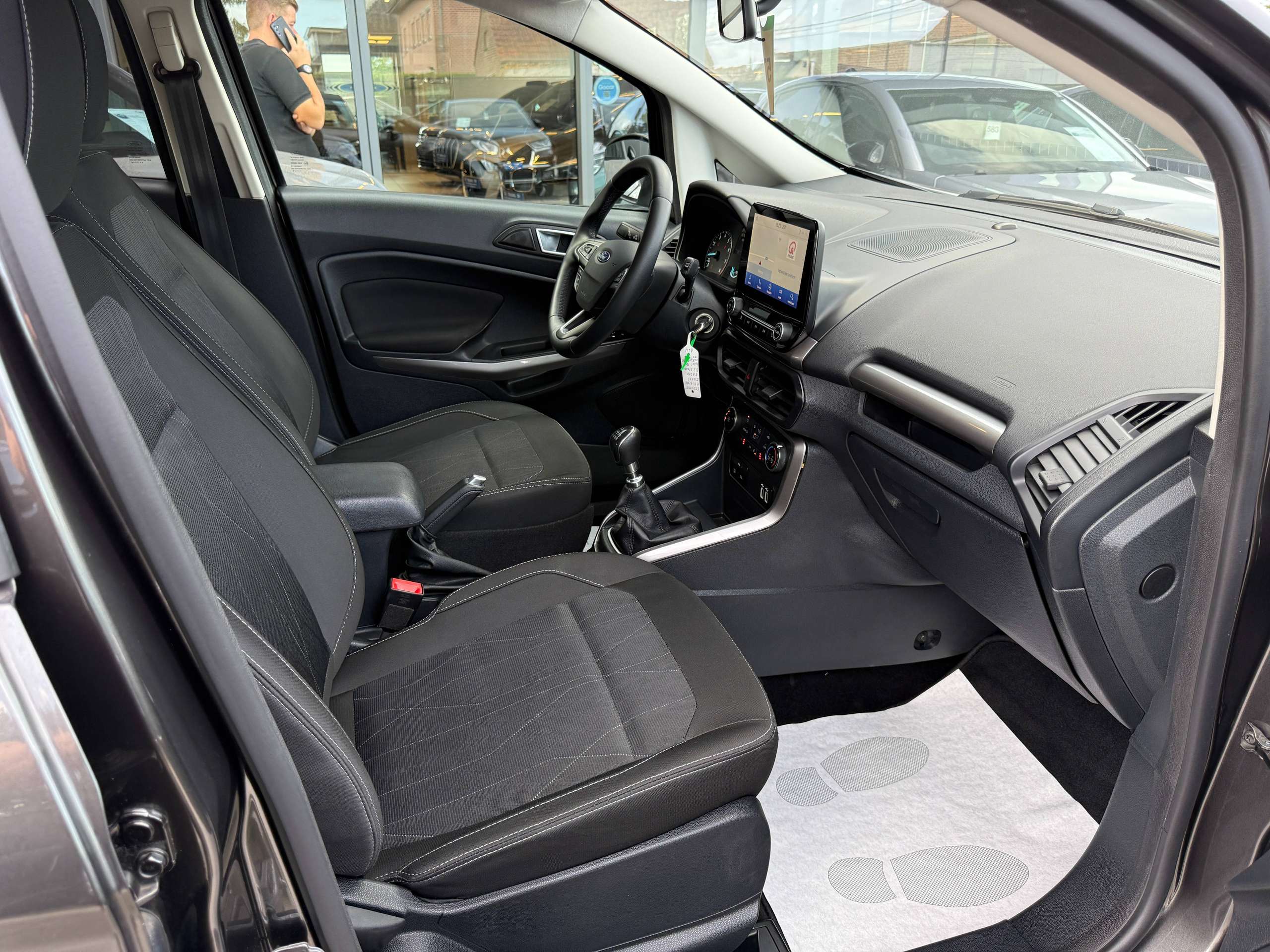 659079de-73a9-4e91-b038-2a905f7ecb0824-ford-ecosport-1-0i-125pk-navigatie-carplay-pdc-verwarmde-zetels-led-alu-carpass.jpg