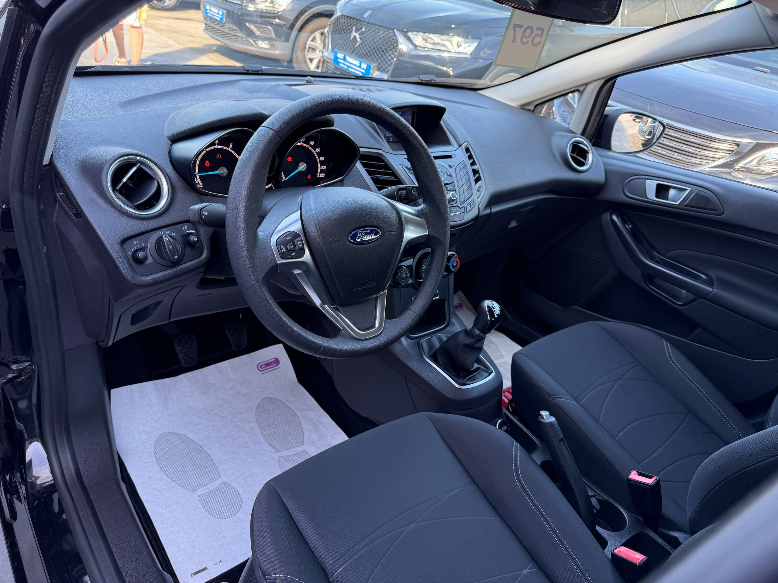 65f05344-bf4e-47f3-afd1-1af5adf1f26e13-ford-fiesta-1-0i-ecoboost-100pk-bluetooth-airco-carpass-garantie.jpg
